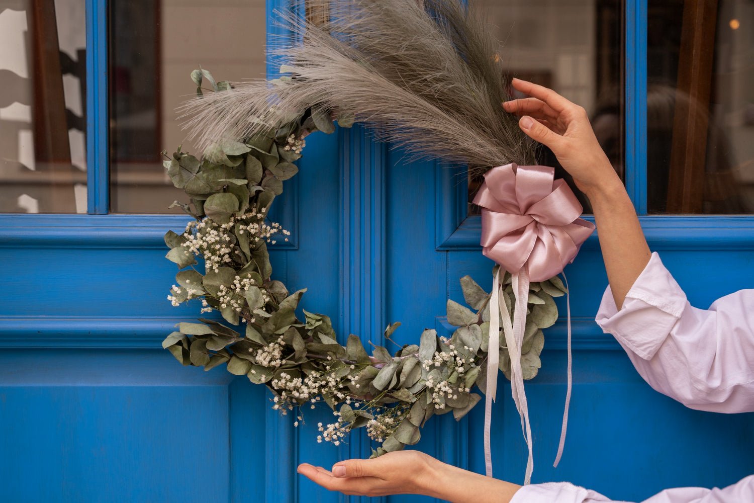 Jak zrobić wianek świąteczny na drzwi? - Flower Store
