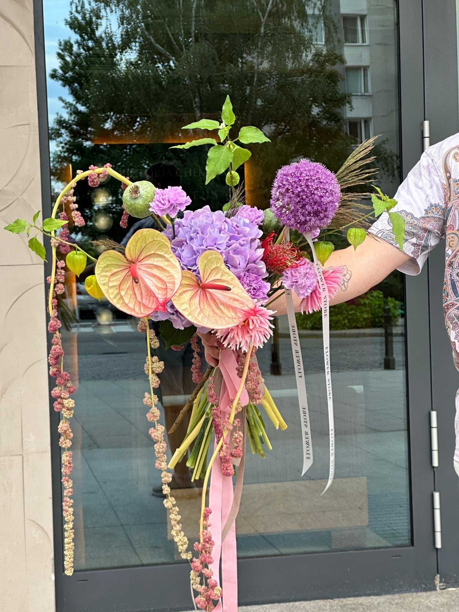 Zieleń a ESG: jak rośliny i kwiaty wspierają raportowanie niefinansowe w warszawskich firmach - Flower Store