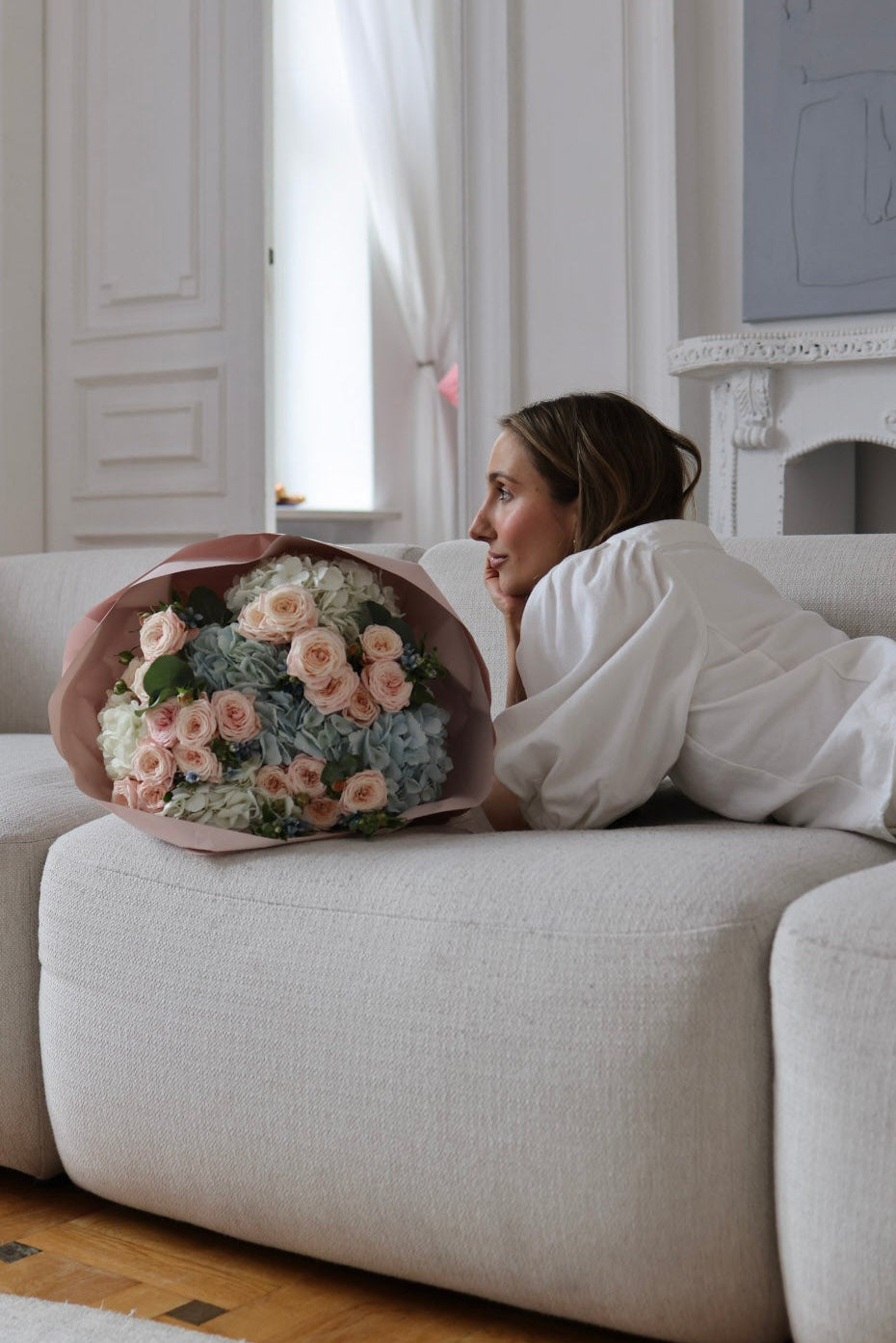 Bukiet Hortensji i Róż Gałązkowych „Kobieca Elegancja”