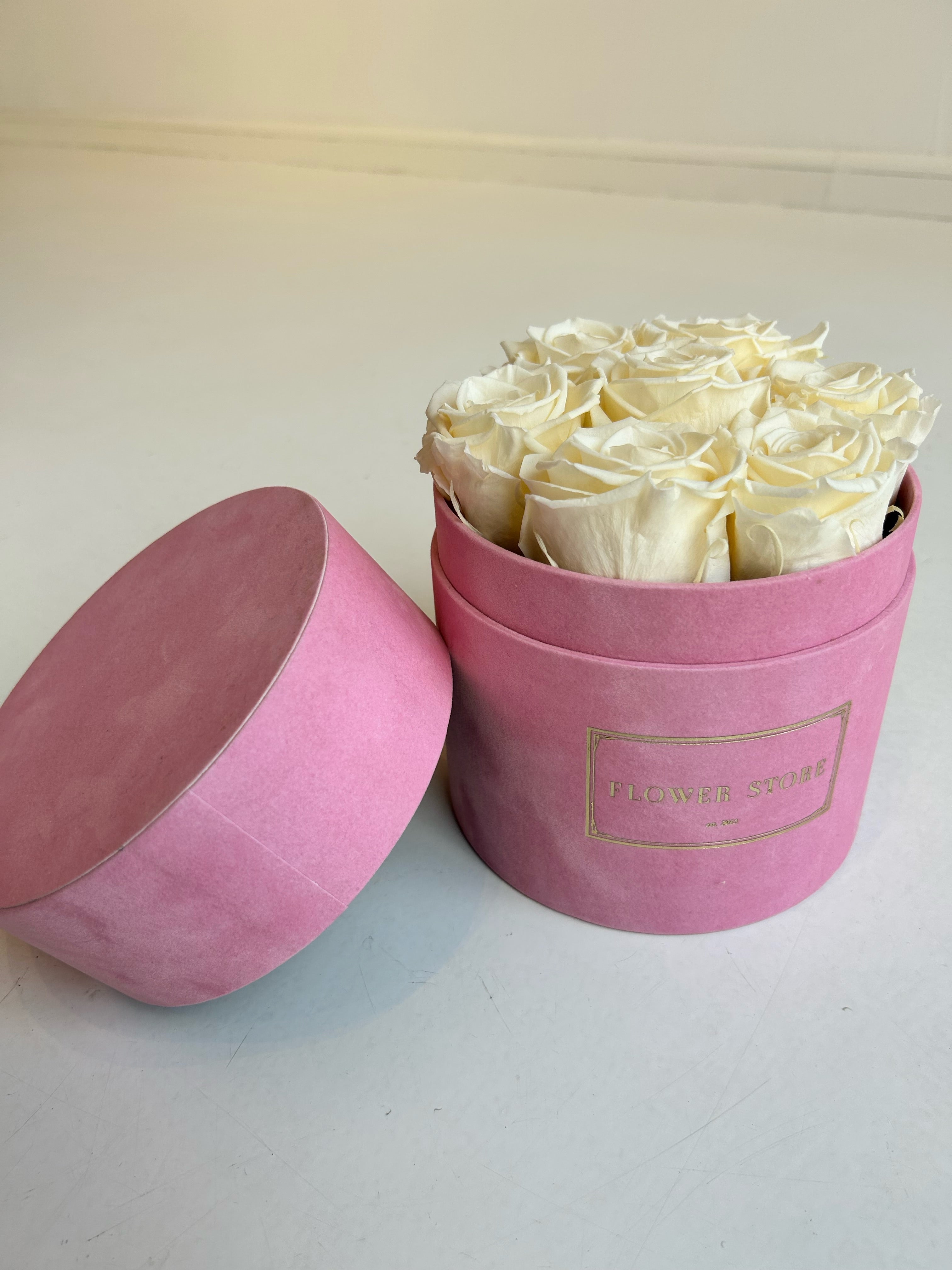 Eternal roses - medium flocked pink flowerbox