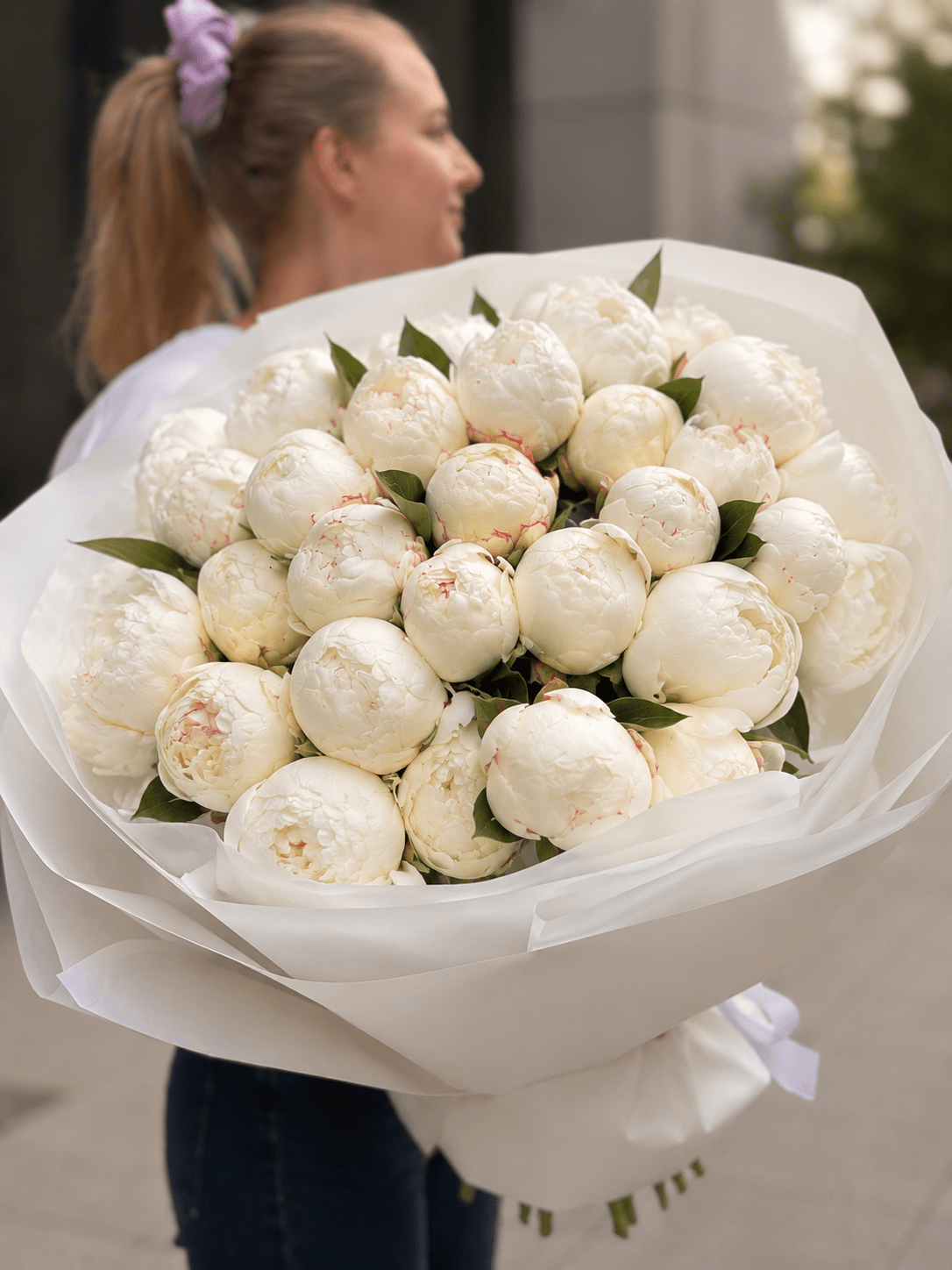 Bukiet Białych Piwonii „Ivory Elegance” - kwiaty Flower Store Warszawa