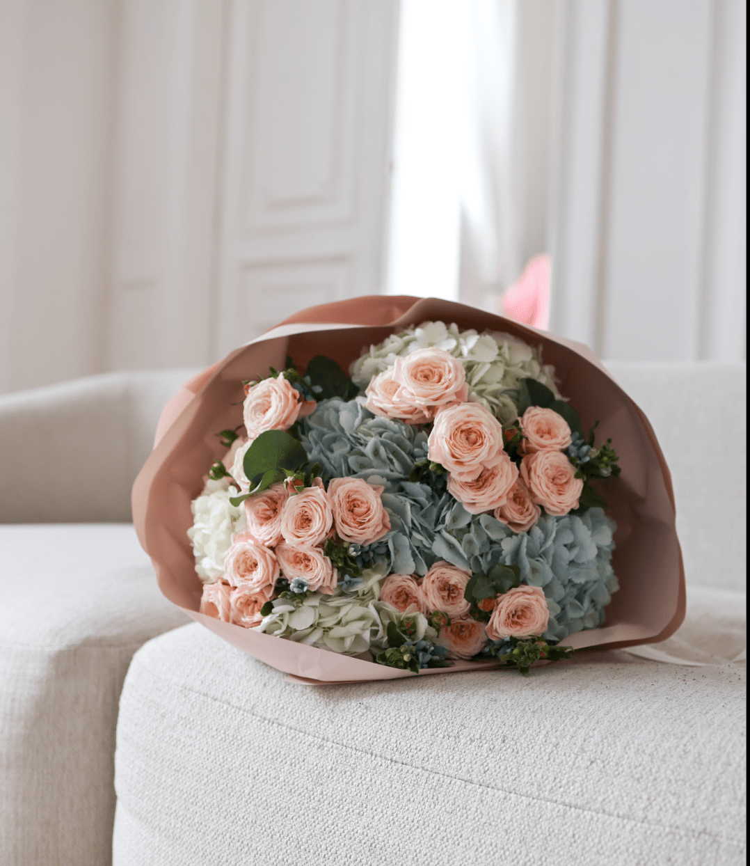 Bukiet Hortensji i Róż Gałązkowych „Kobieca Elegancja” - kwiaty Flower Store Warszawa