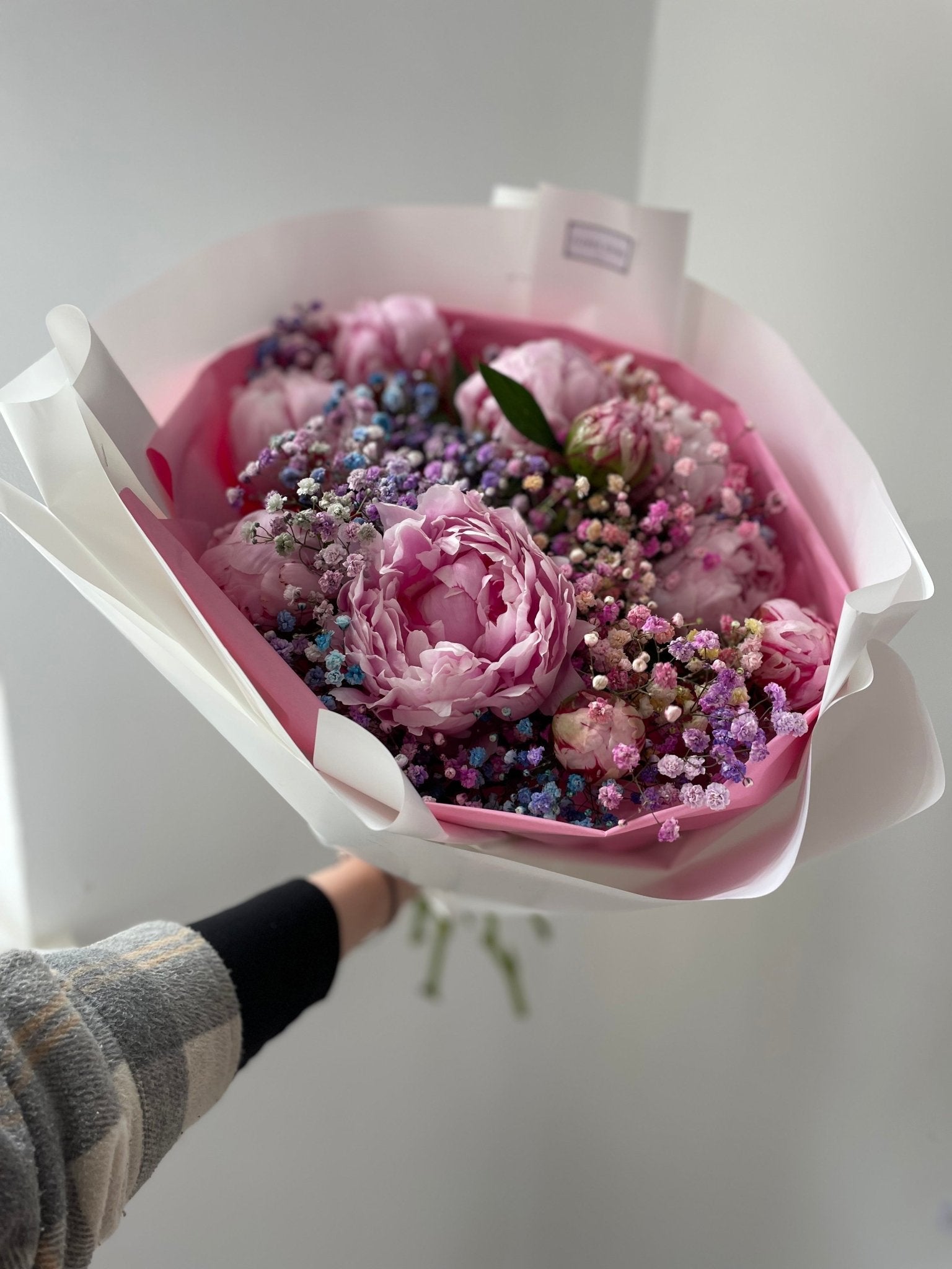 Bukiet Peonie dla kochanej Mamy i kolorowa gipsówka - kwiaty Flower Store Warszawa