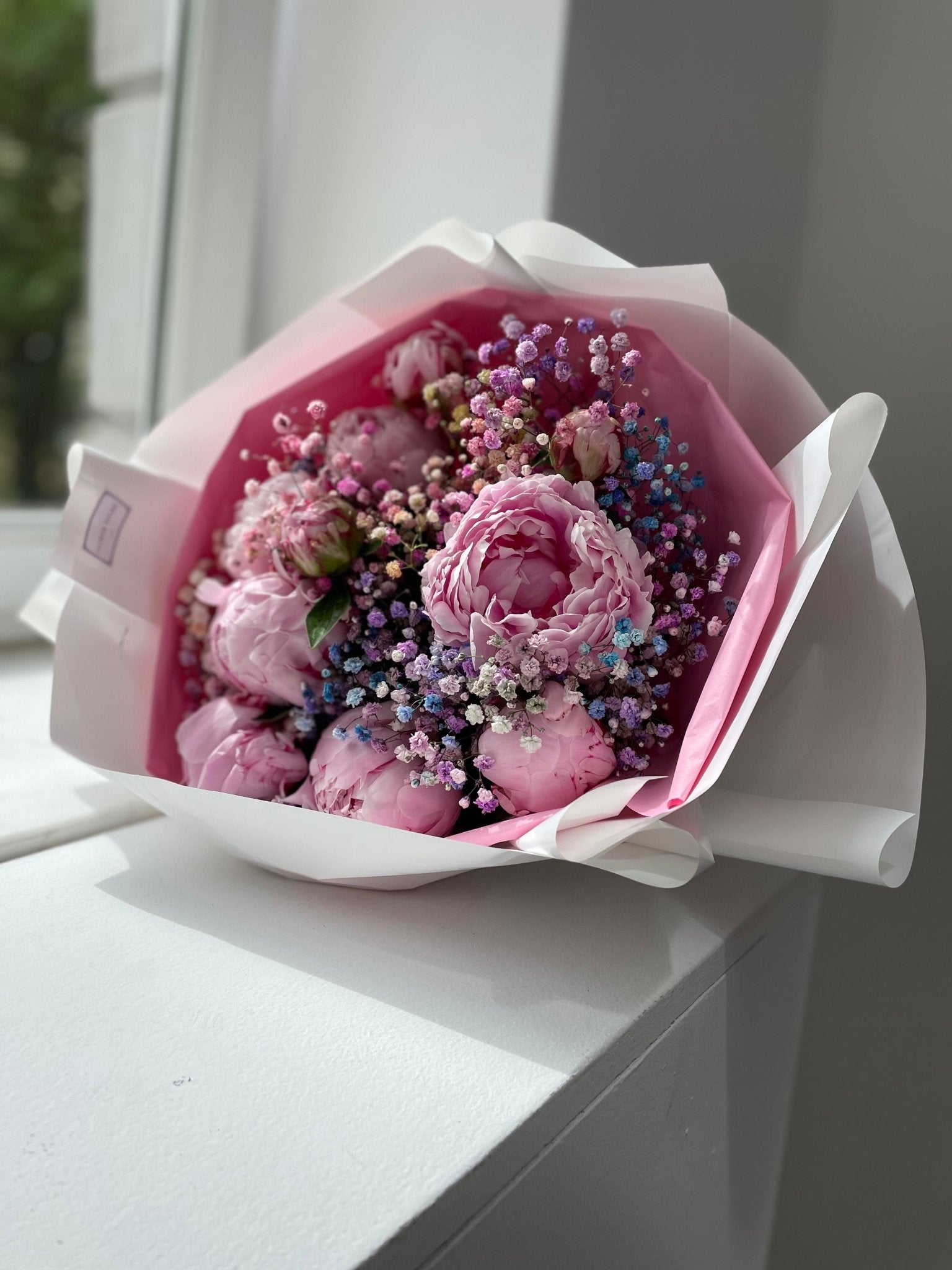 Bukiet Peonie dla kochanej Mamy i kolorowa gipsówka - kwiaty Flower Store Warszawa