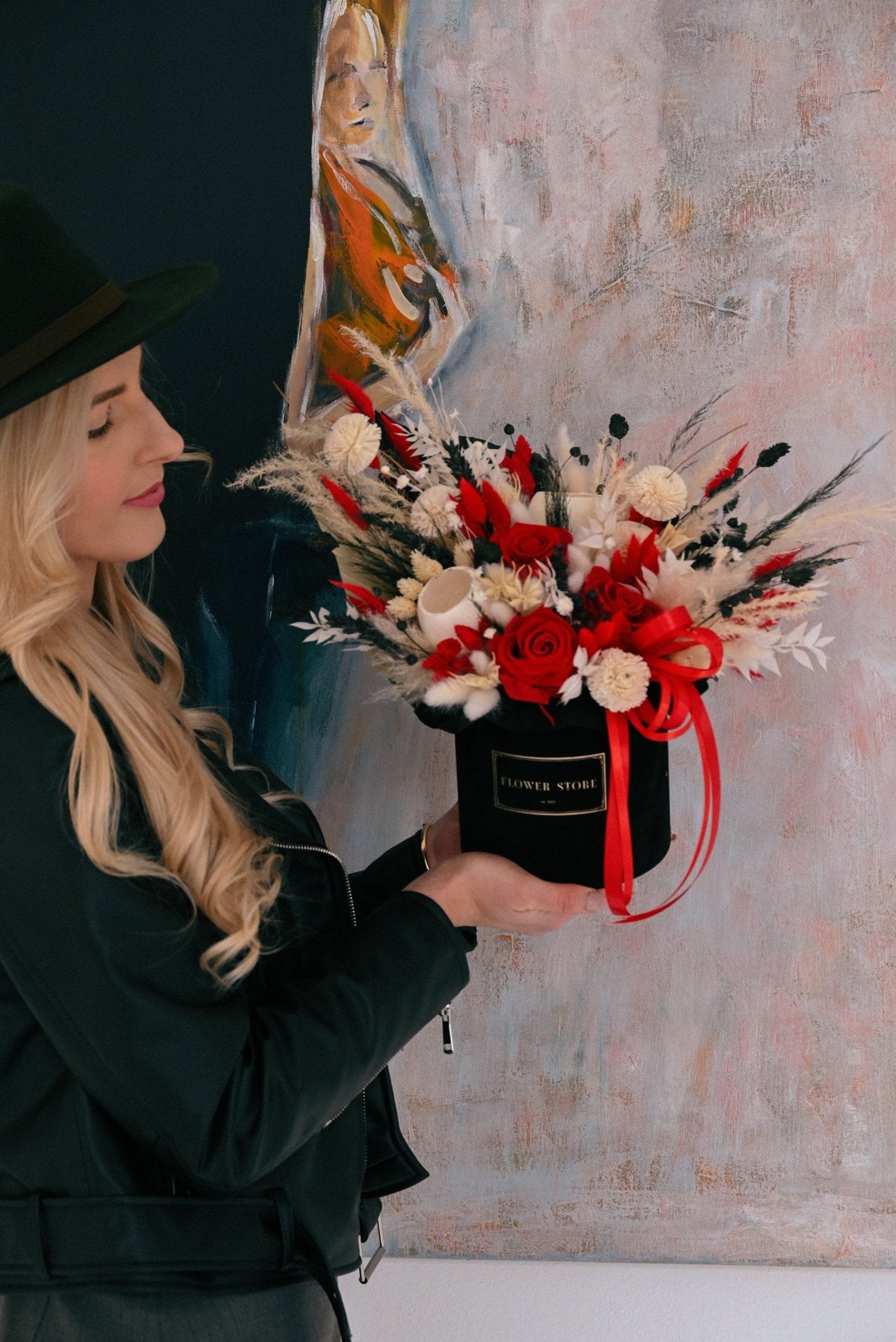 Czerwona Elegancja w Czerni - kwiaty Flower Store Warszawa