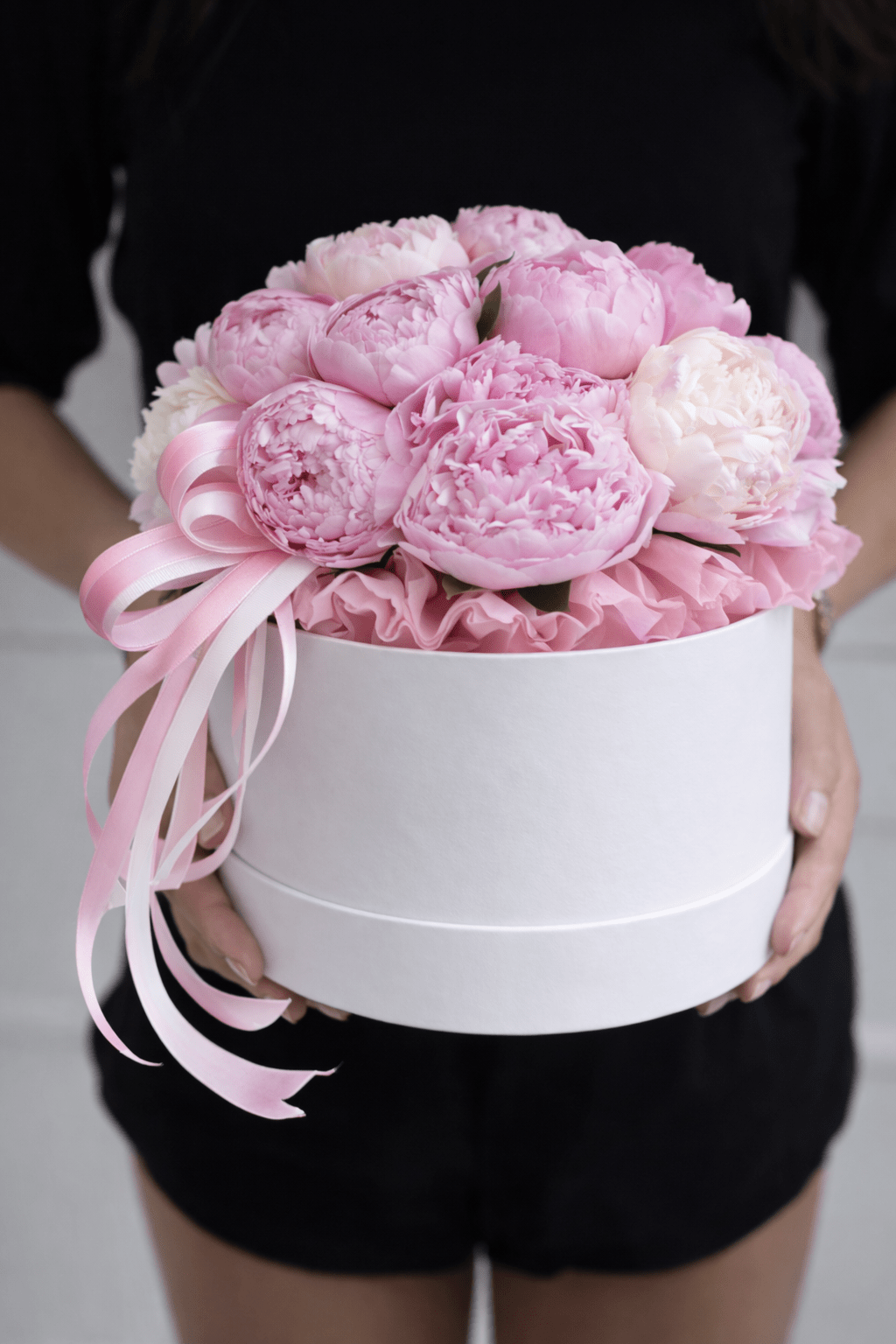 Flowerbox z peoniami - kwiaty żywe - kwiaty Flower Store Warszawa