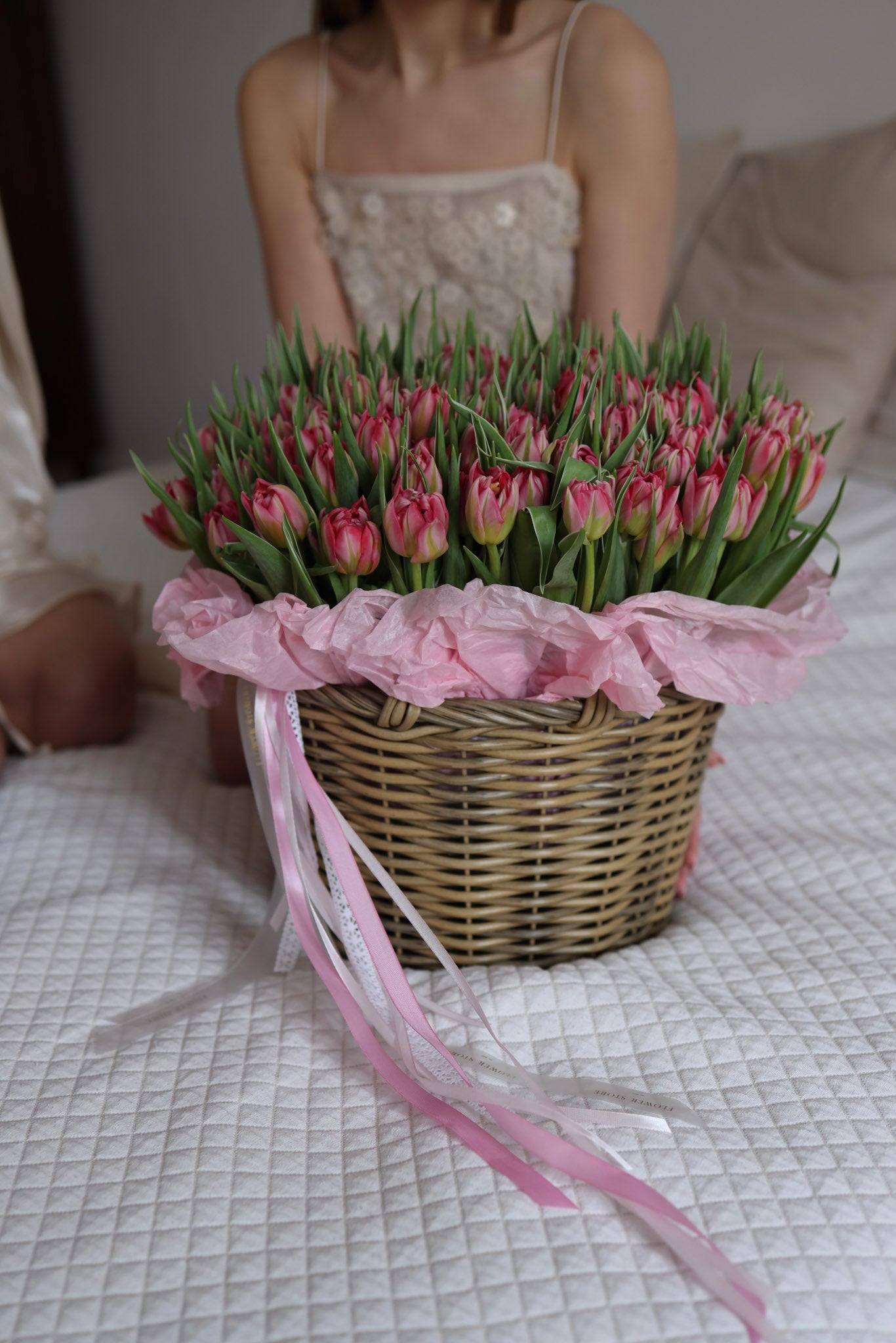 Kosz Różowych Tulipanów "Różowa Wiosna" - kwiaty Flower Store Warszawa
