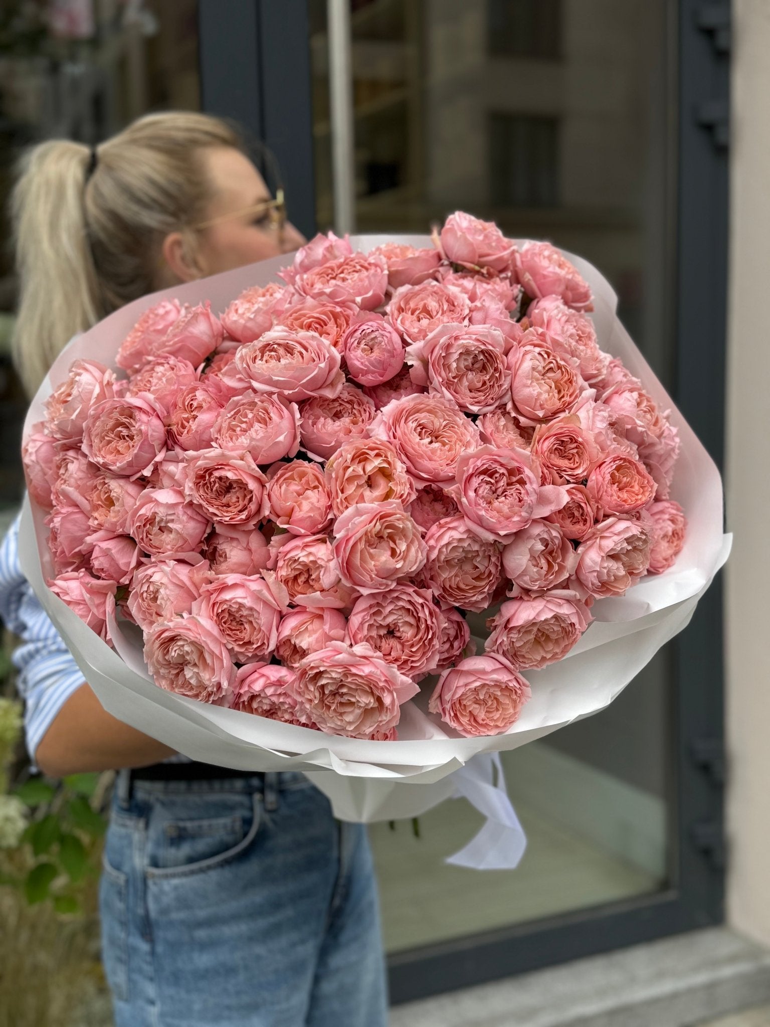 Róże gałązkowe Julietta - kwiaty Flower Store Warszawa