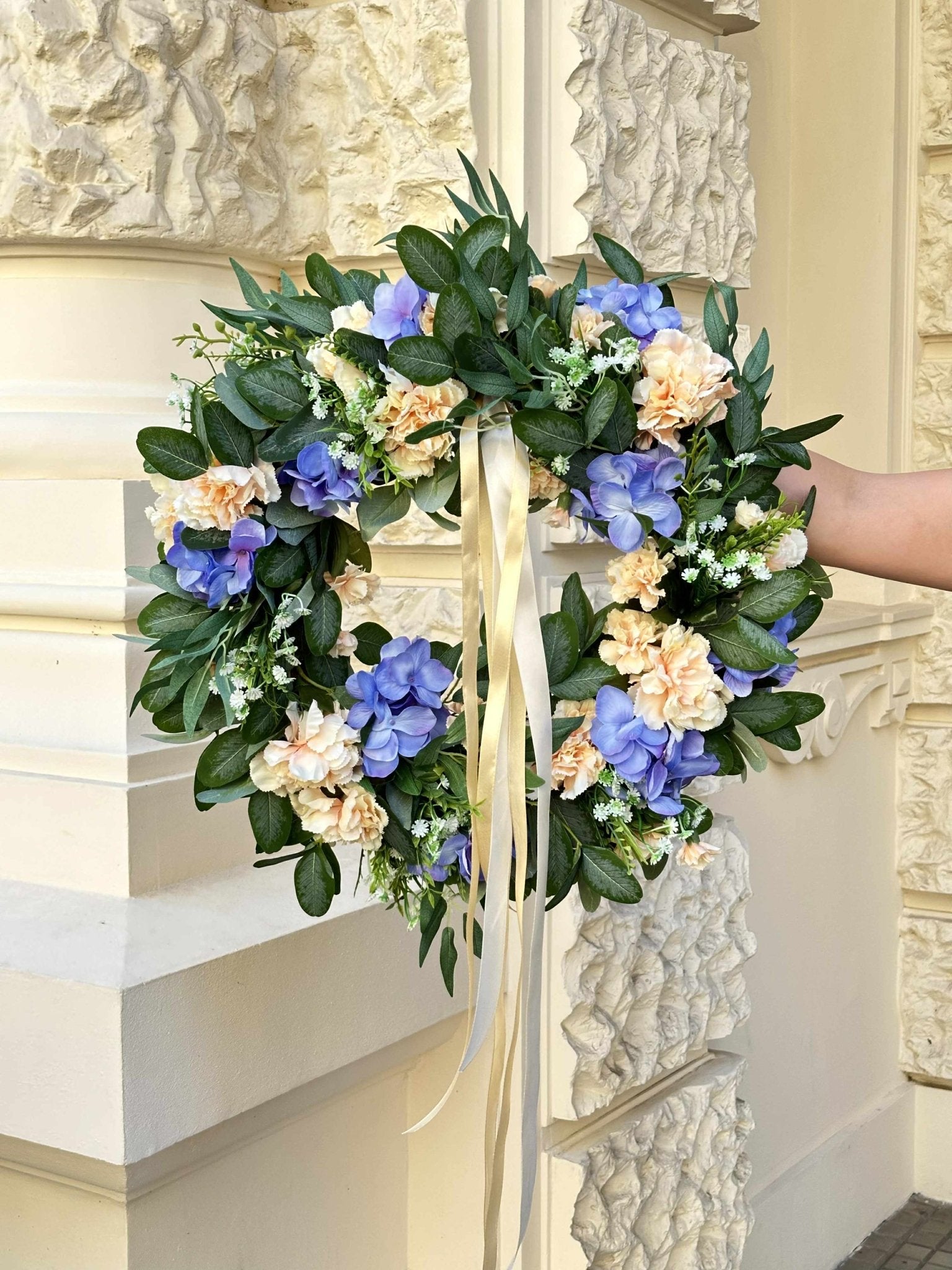 Wiosenny wianek na drzwi - kwiaty sztuczne - kwiaty Flower Store Warszawa