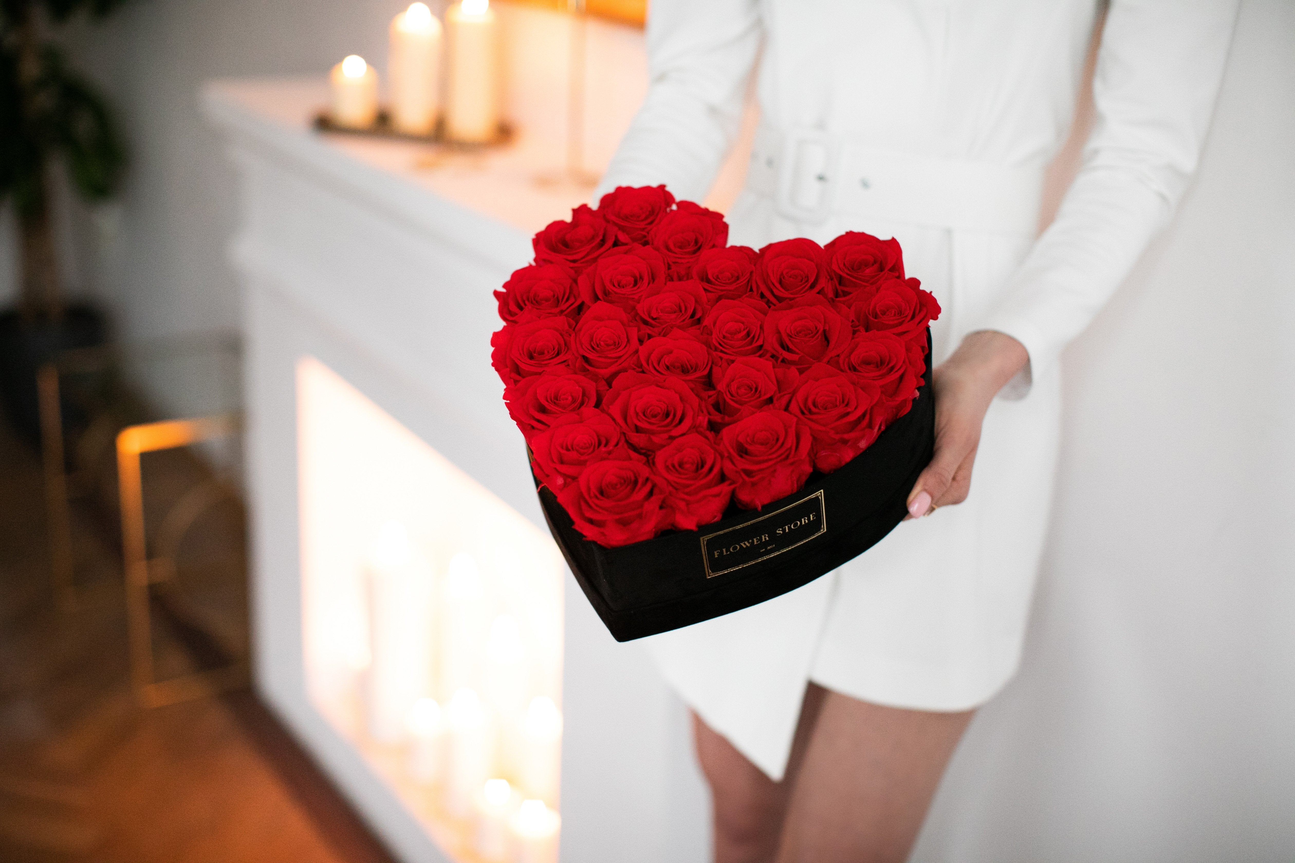 PREMIUM HEART WITH RED ETERNAL ROSES - FLOCKED FLOWERBOX