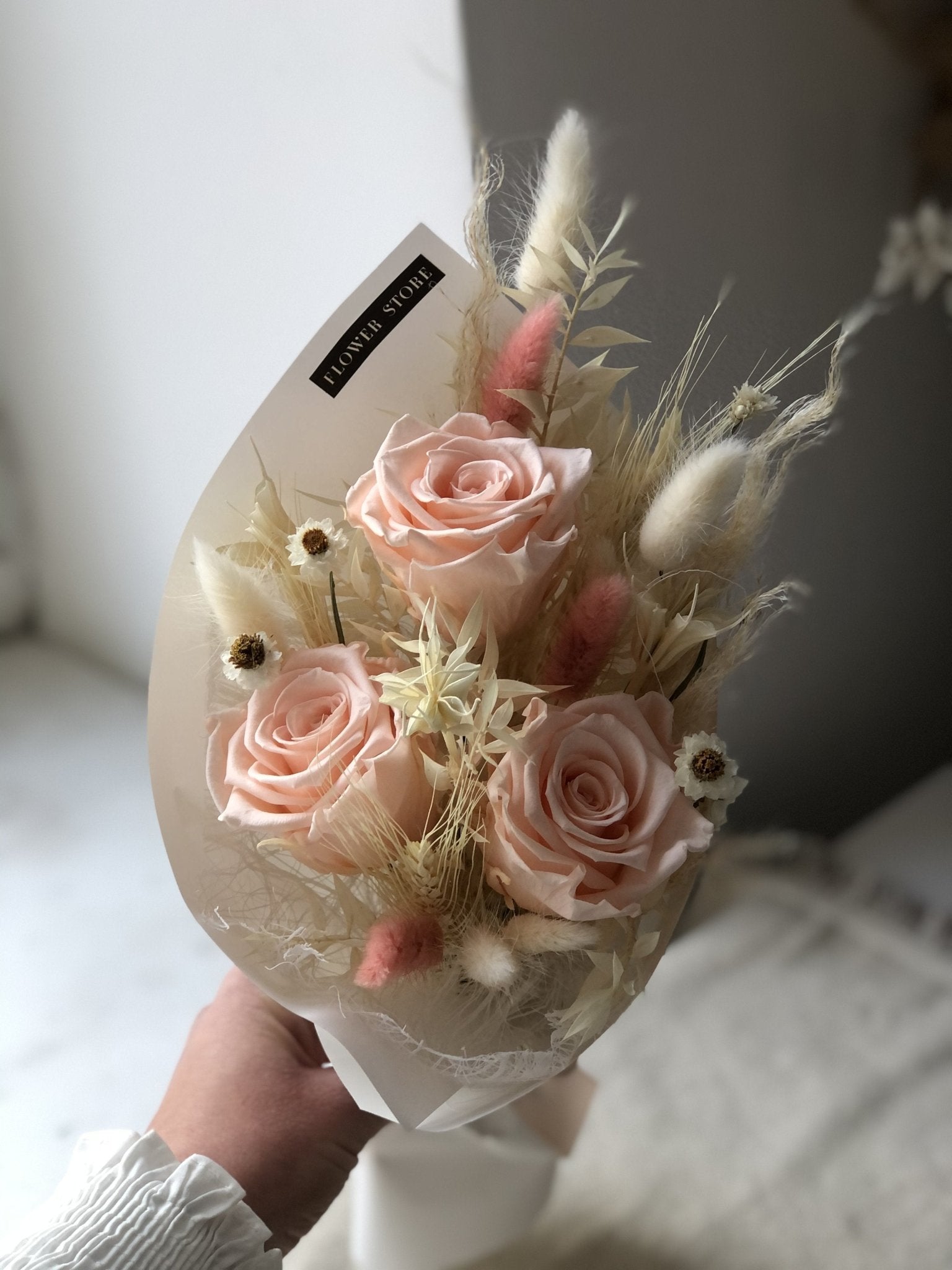 Bukiecik na dzień kobiet „Medium porcelain pink” - kwiaty Flower Store Warszawa