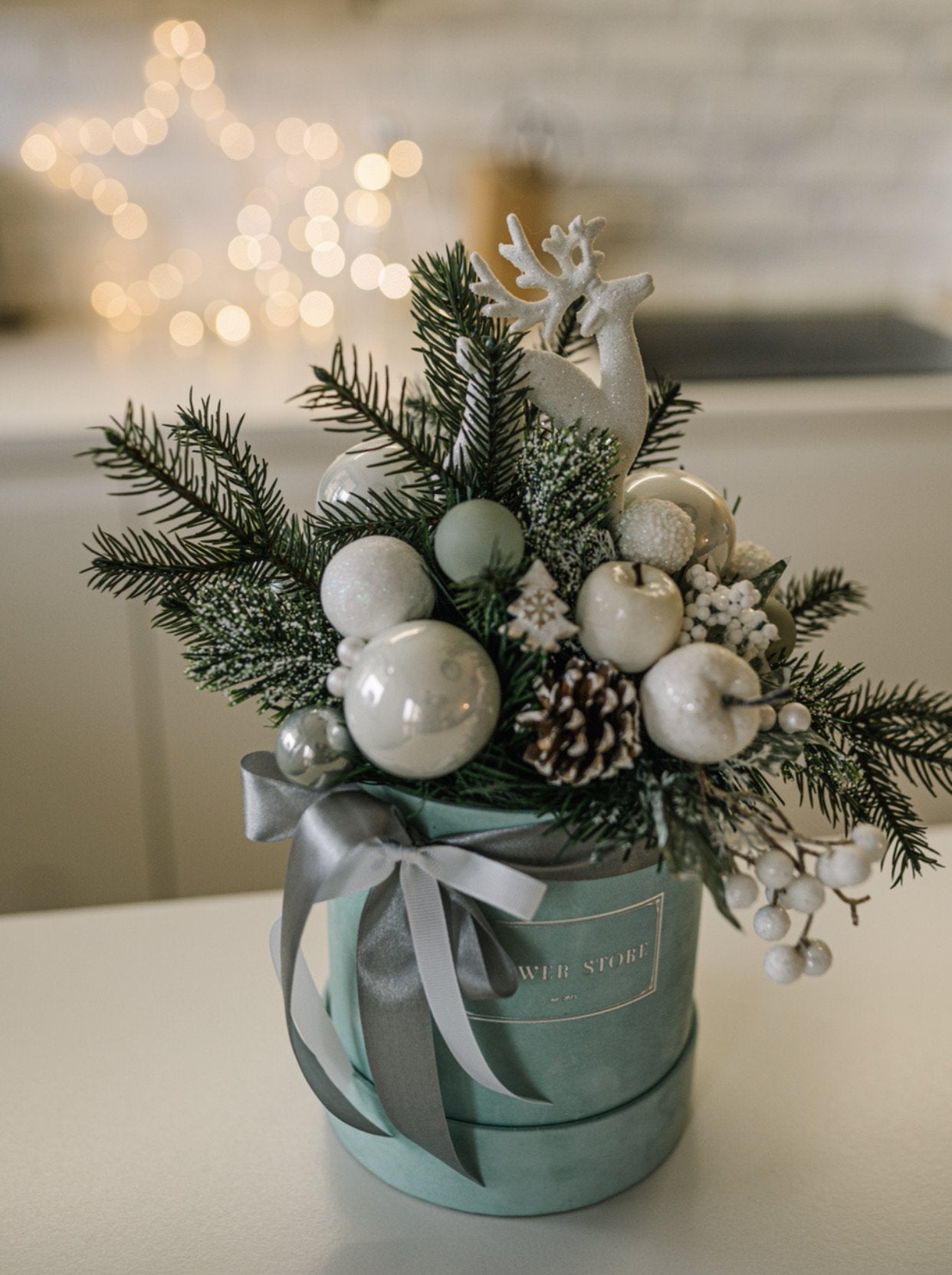 Flokowany miętowy świąteczny flowerbox - kwiaty Flower Store Warszawa