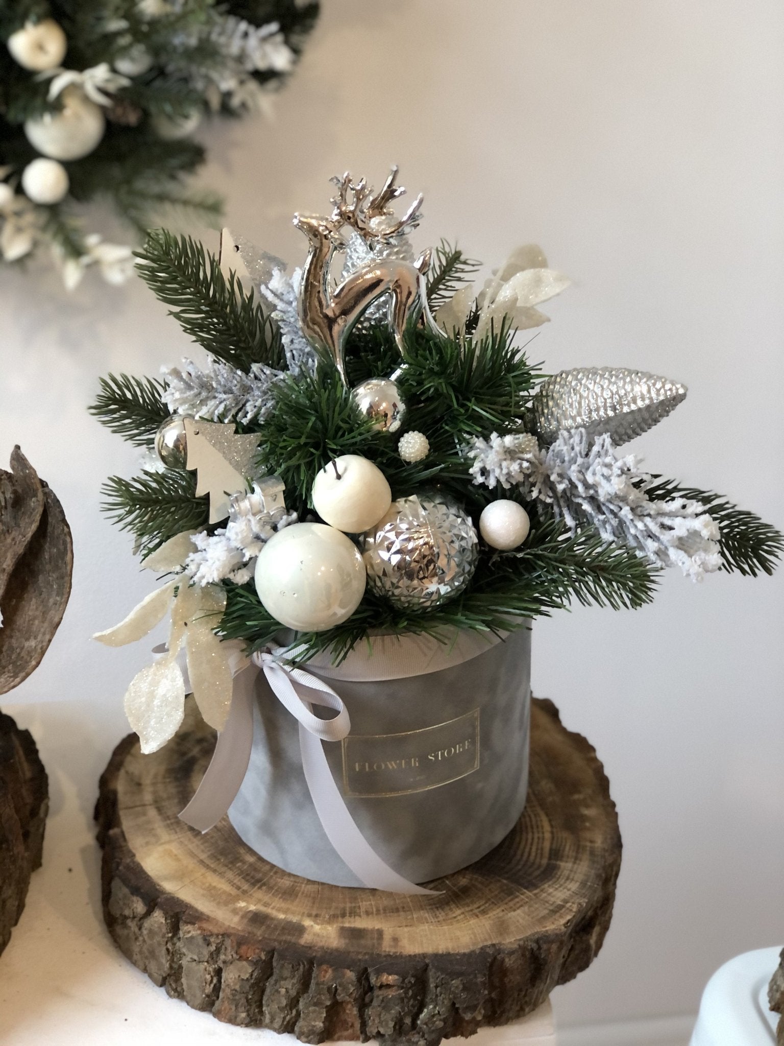 Flokowany szary flowerbox - kwiaty Flower Store Warszawa