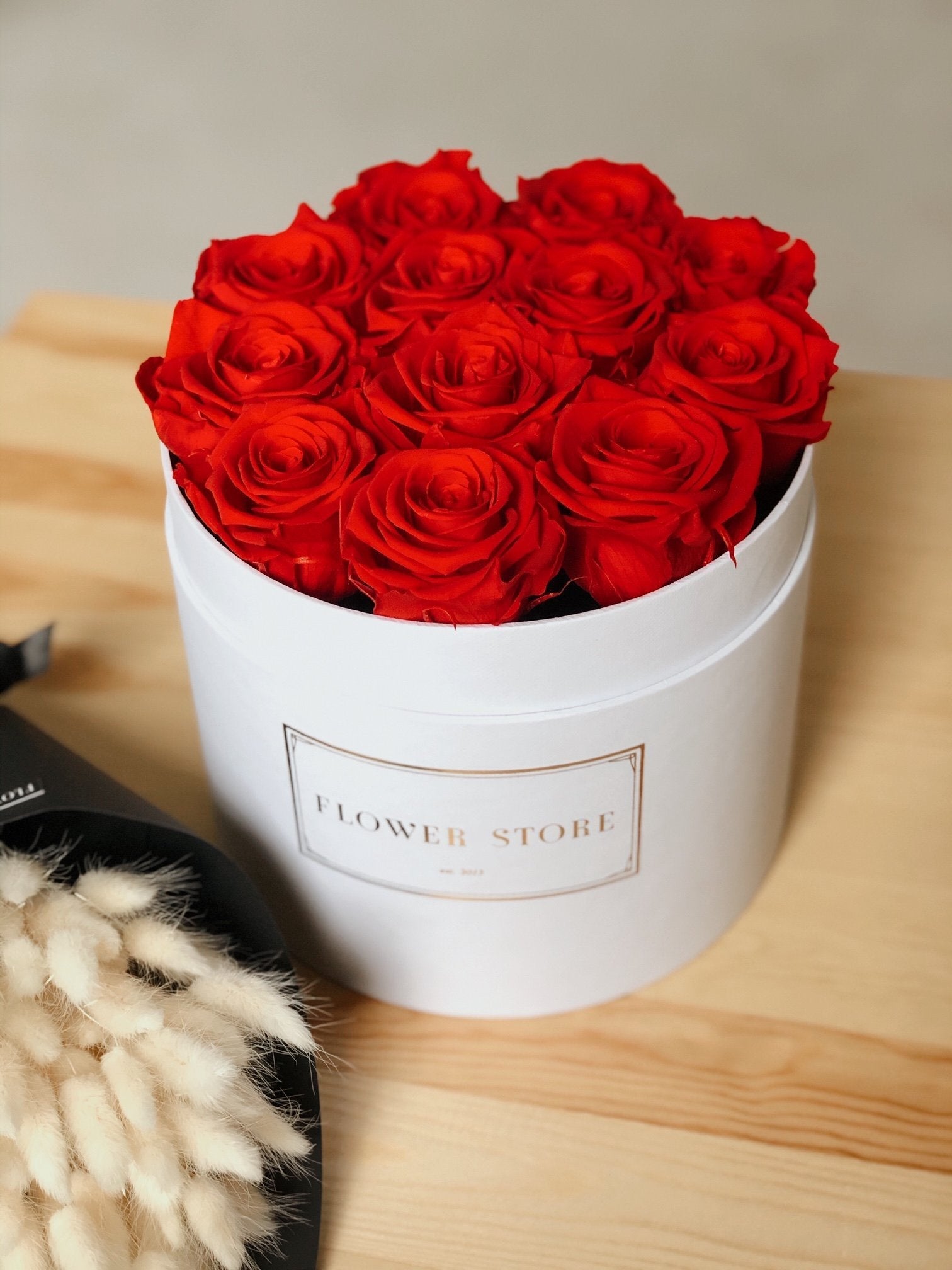 Flowerbox biały wiecznymi różami - wiele kolorów - kwiaty Flower Store Warszawa