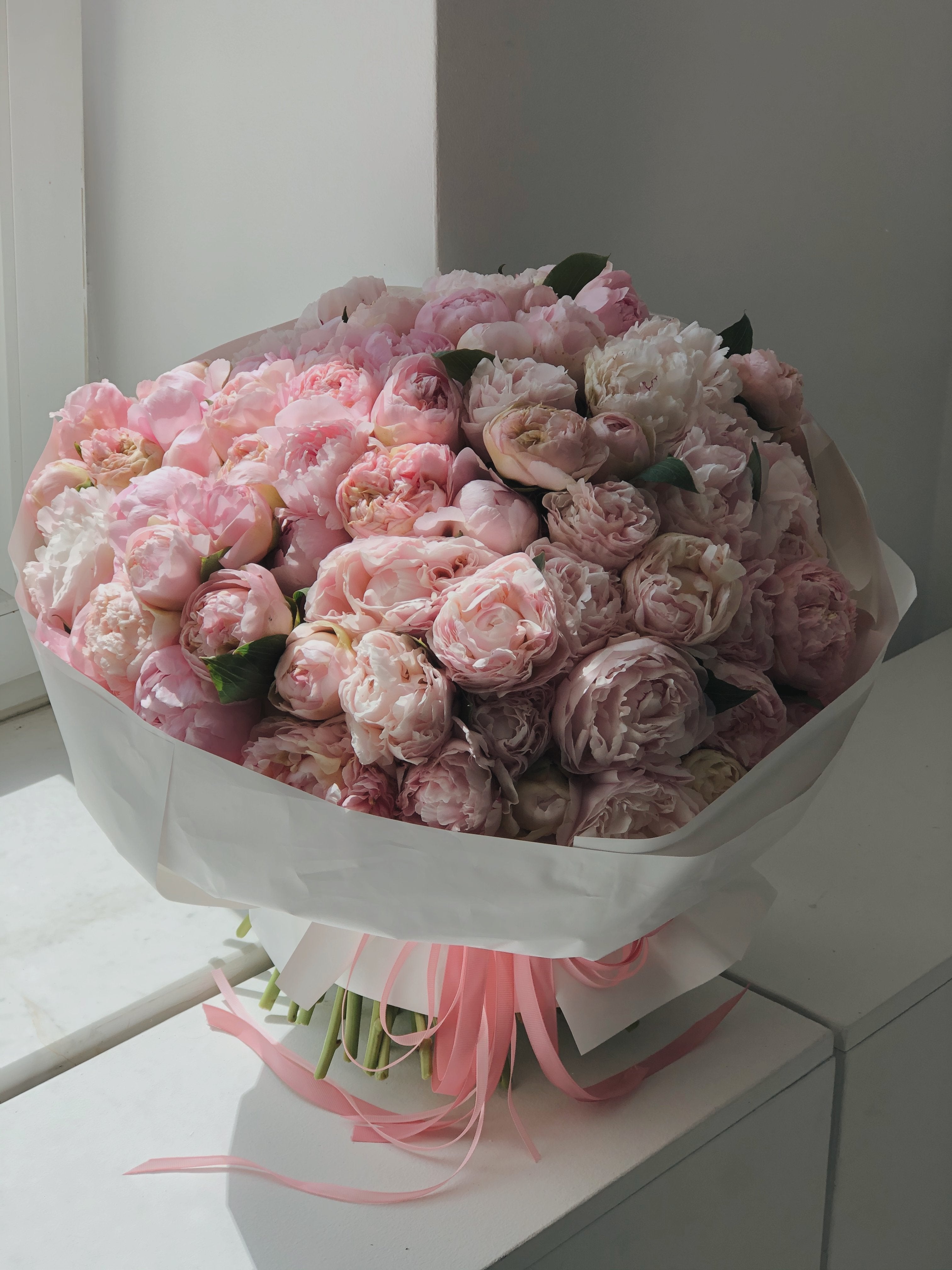 Bukiet peonie - różowe kwiaty żywe z dostawą