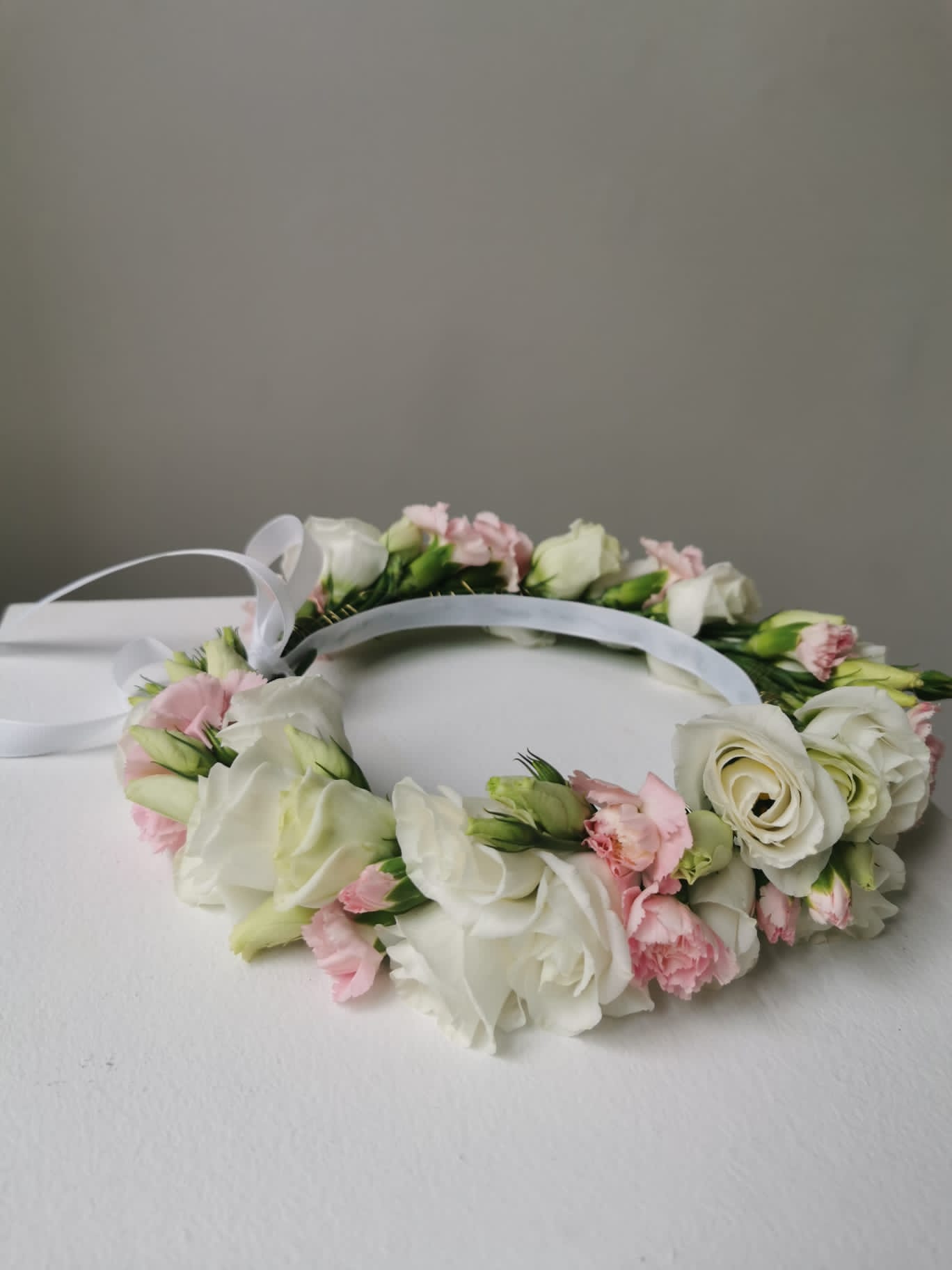Wreath on the head of no4- live flowers
