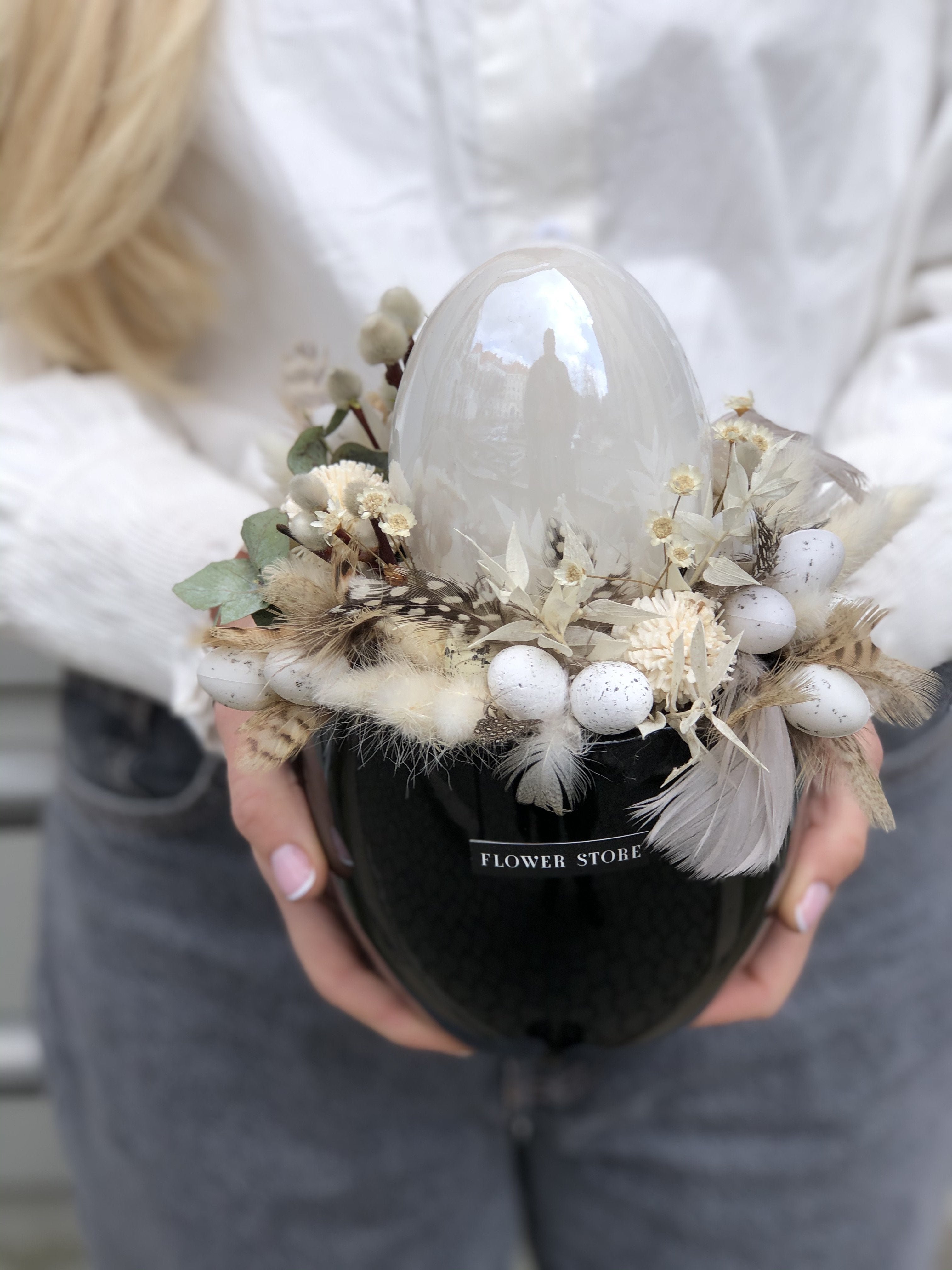 Easter lightness in a ceramic pot