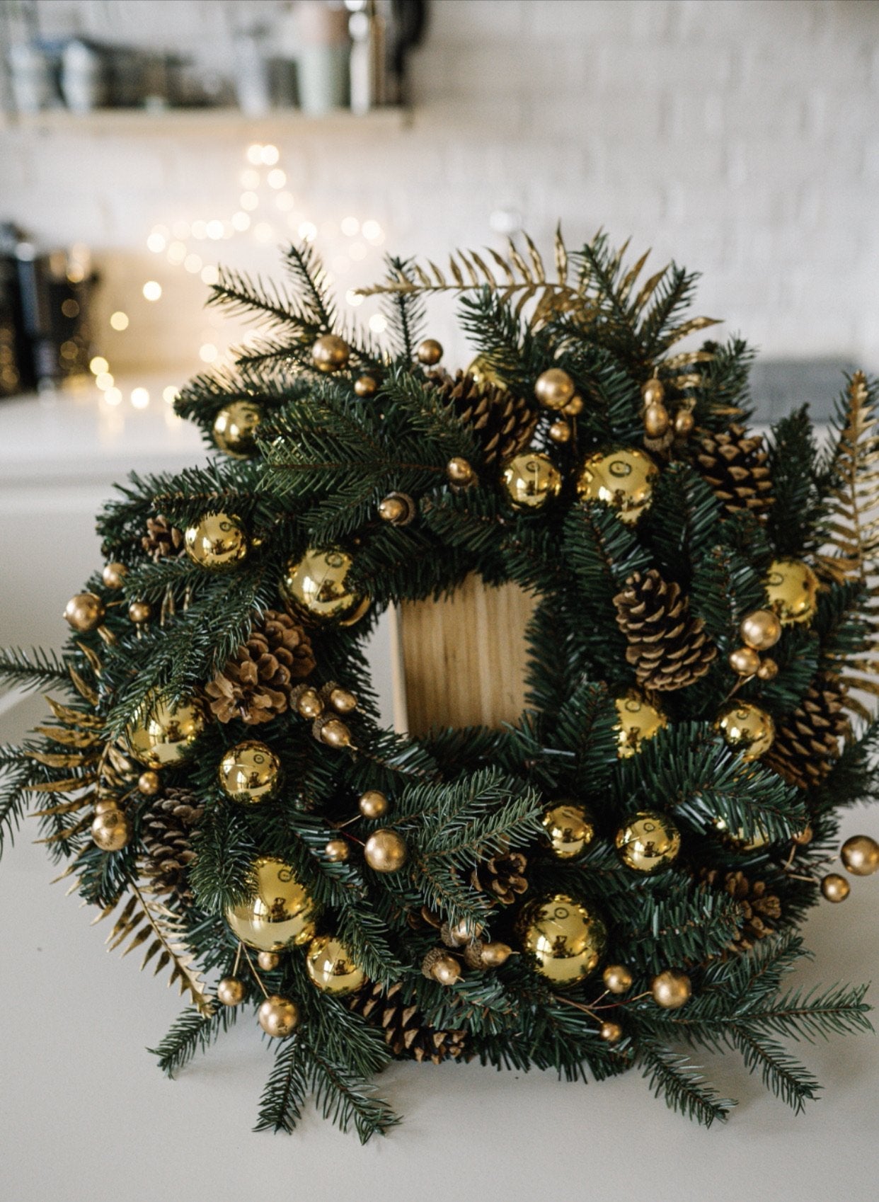 Wianek Christmas Gold Duży - sztuczny - kwiaty Flower Store Warszawa