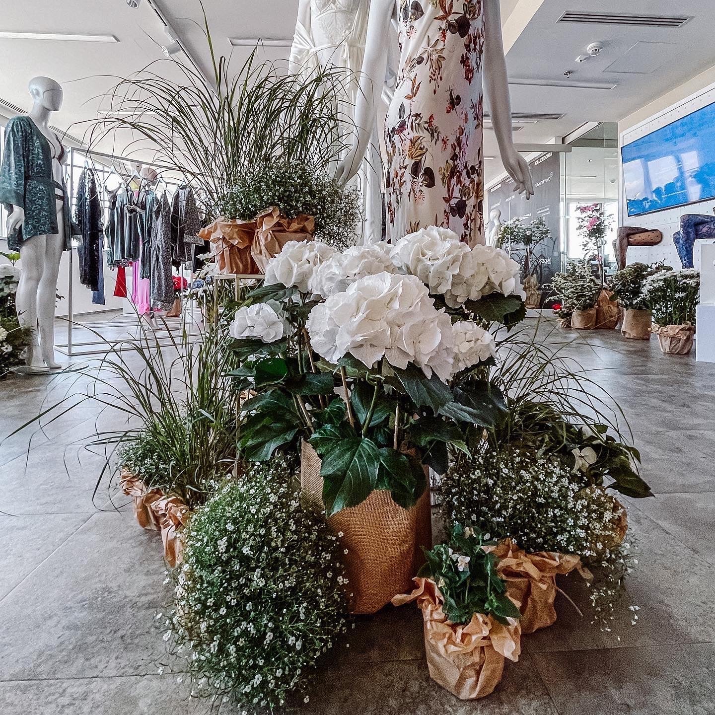 Jakie kompozycje kwiatowe wybrać na swój event? - Flower Store