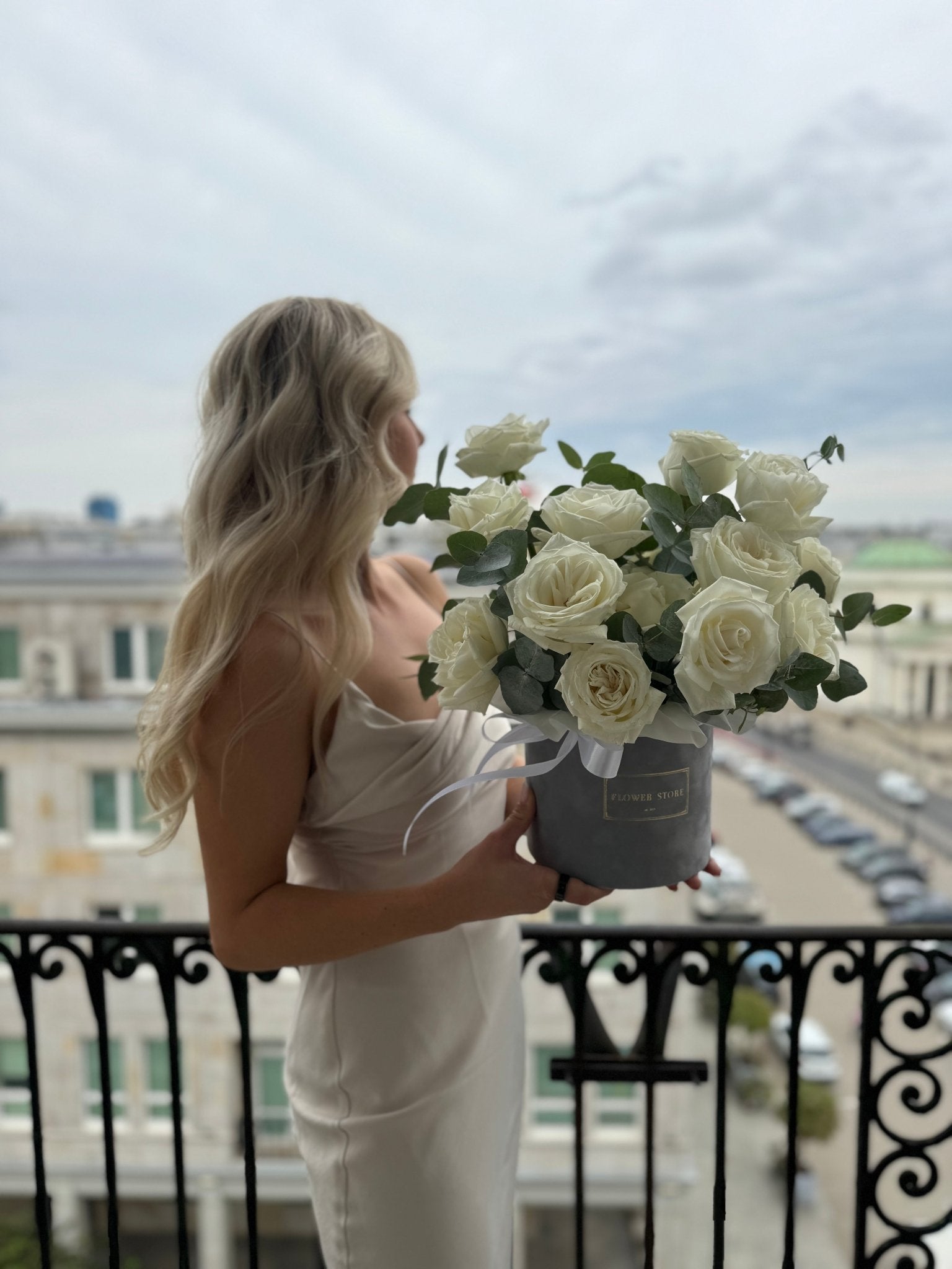 Kwiaty jako dekoracja wnętrz – jak flowerboxy mogą odmienić Twój dom? - Flower Store