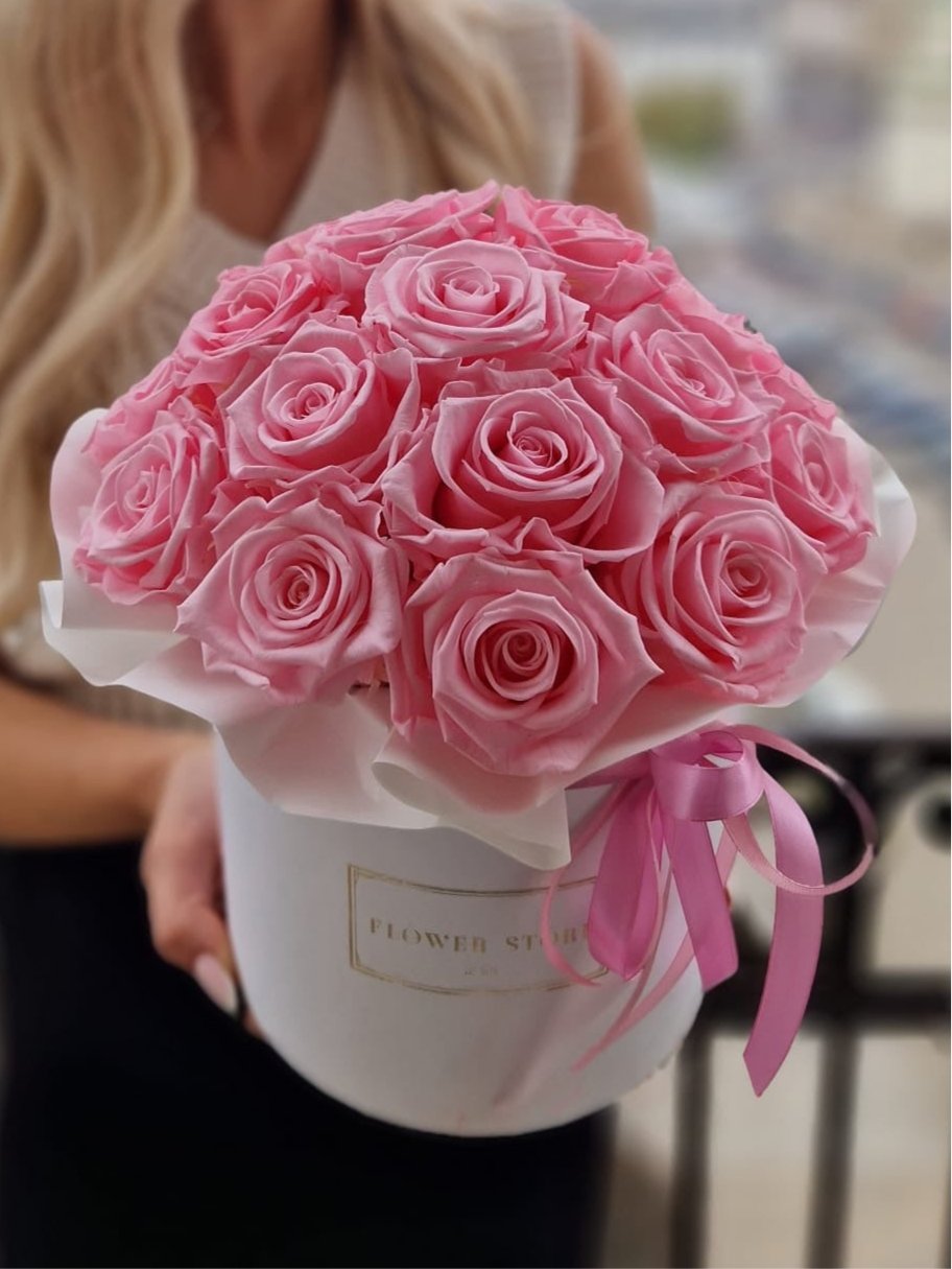 Eternal pink roses, round white flowerbox - flowers with delivery