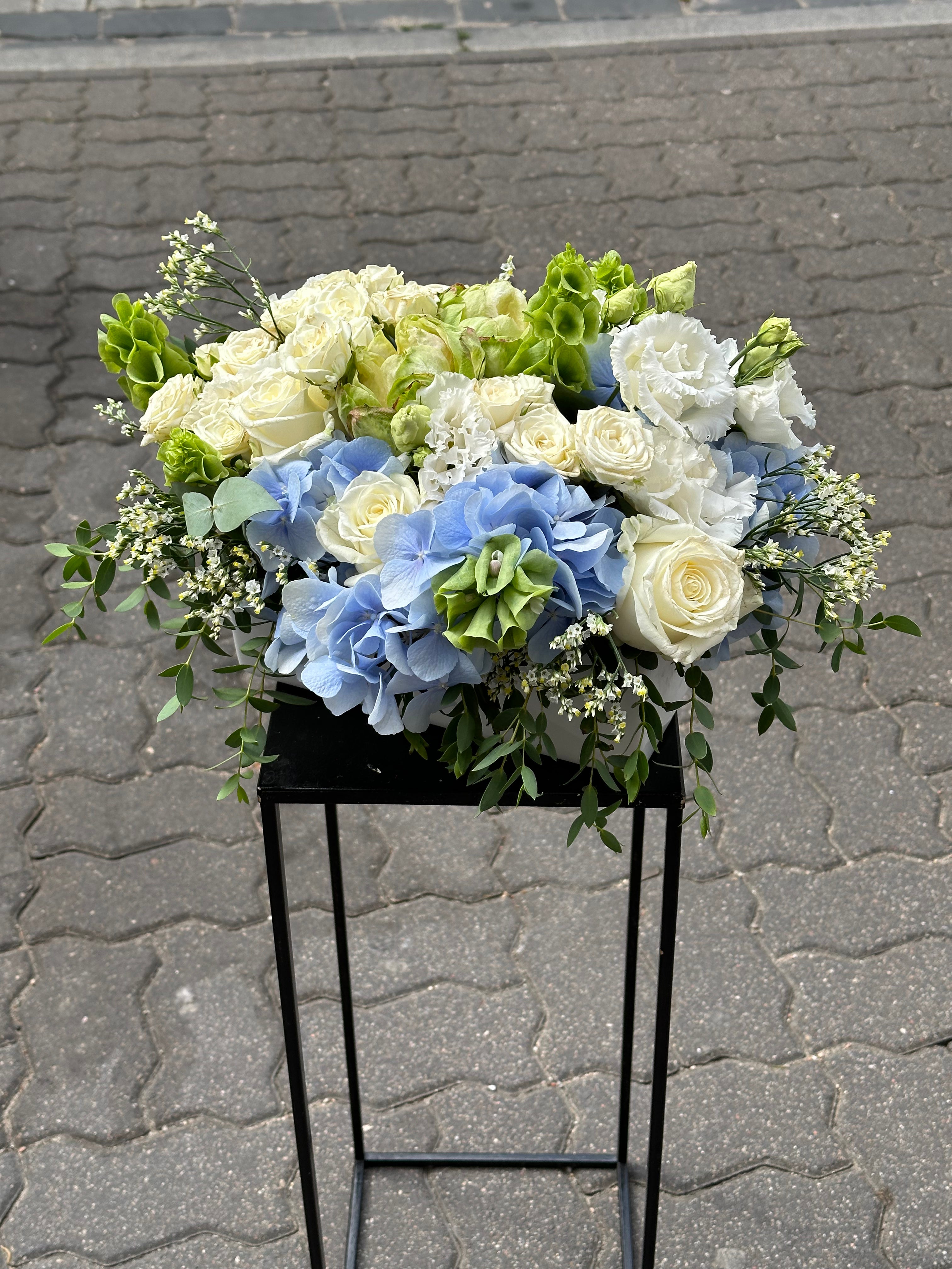 Flower Box Golden Blue