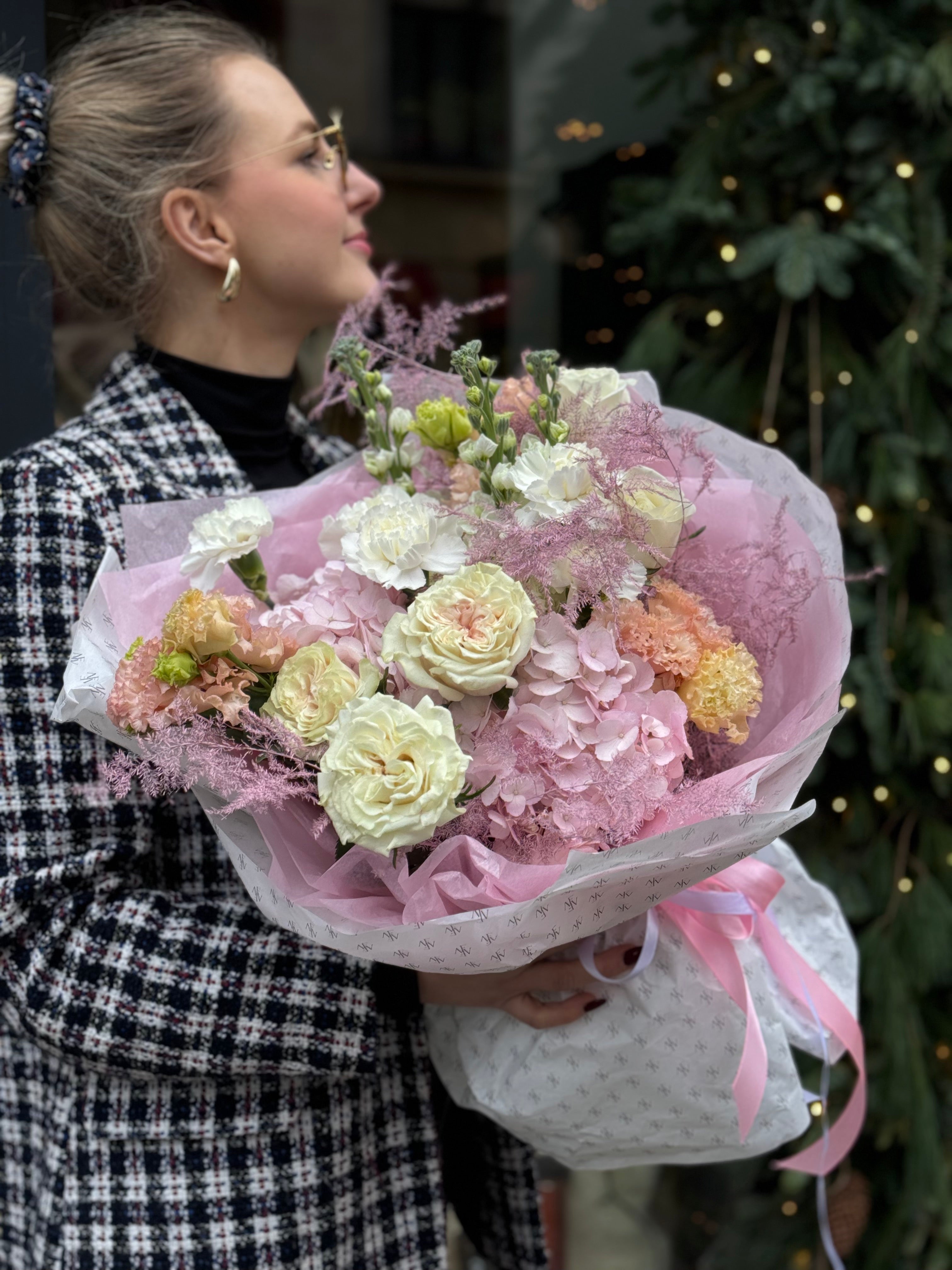 Sexy Pink N Blue Flower Bouquet