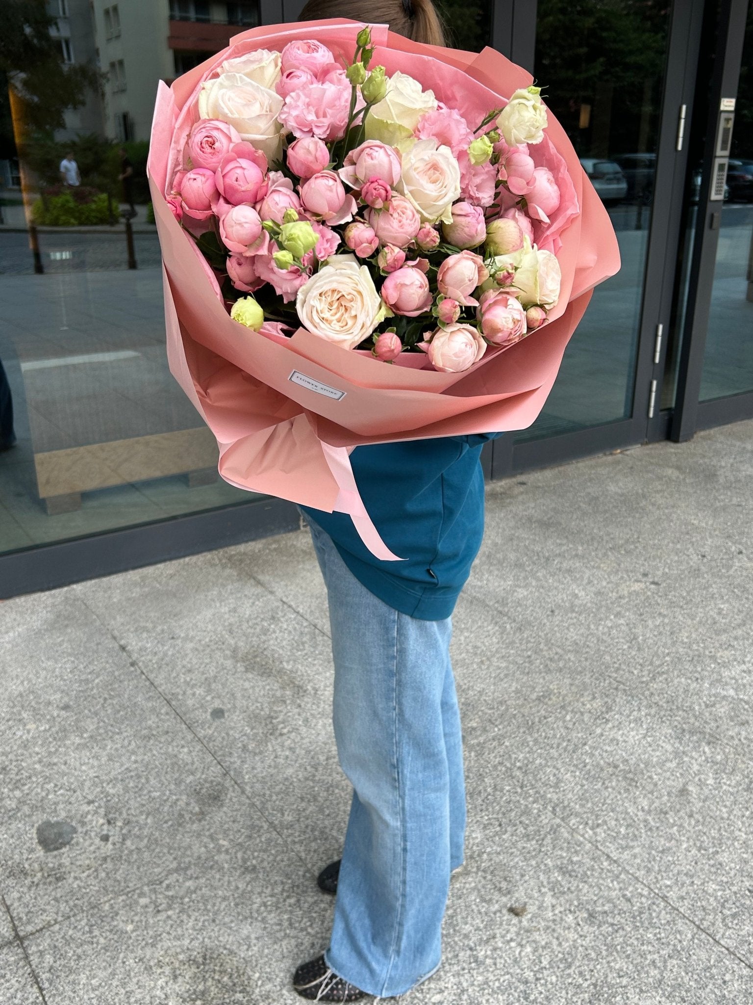 Bukiet kwiatów Classy Blush - kwiaty Flower Store Warszawa