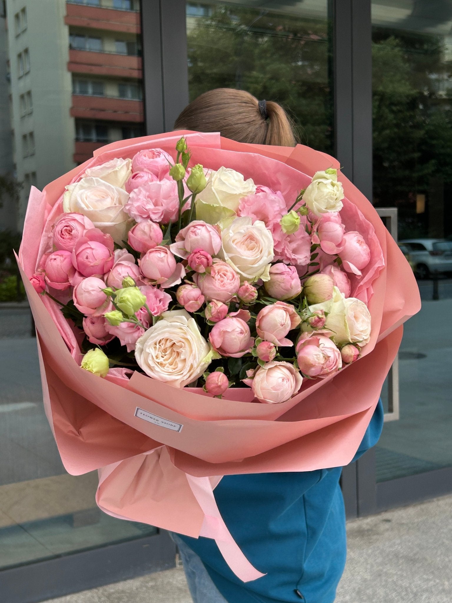 Bukiet kwiatów Classy Blush - kwiaty Flower Store Warszawa