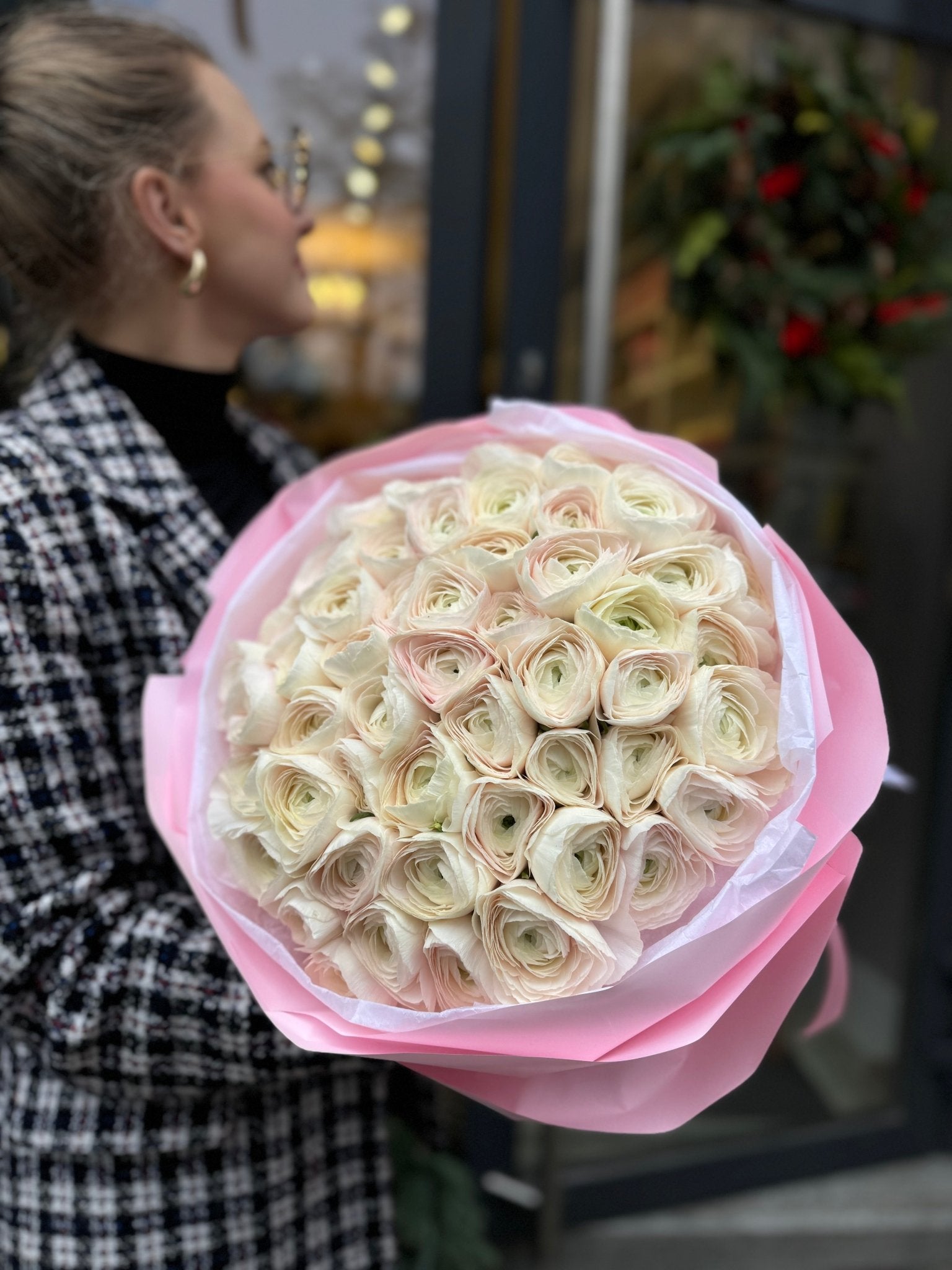 Bukiet kwiatów Jaskry Hanoi - kwiaty Flower Store Warszawa