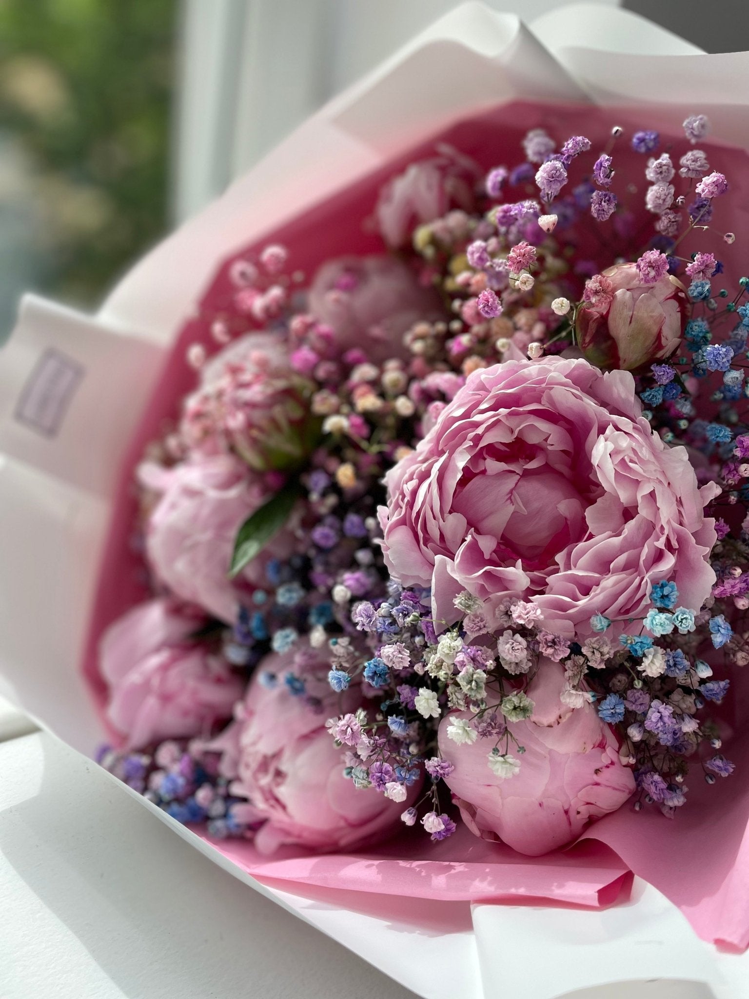 Bukiet Peonie dla kochanej Mamy i kolorowa gipsówka - kwiaty Flower Store Warszawa