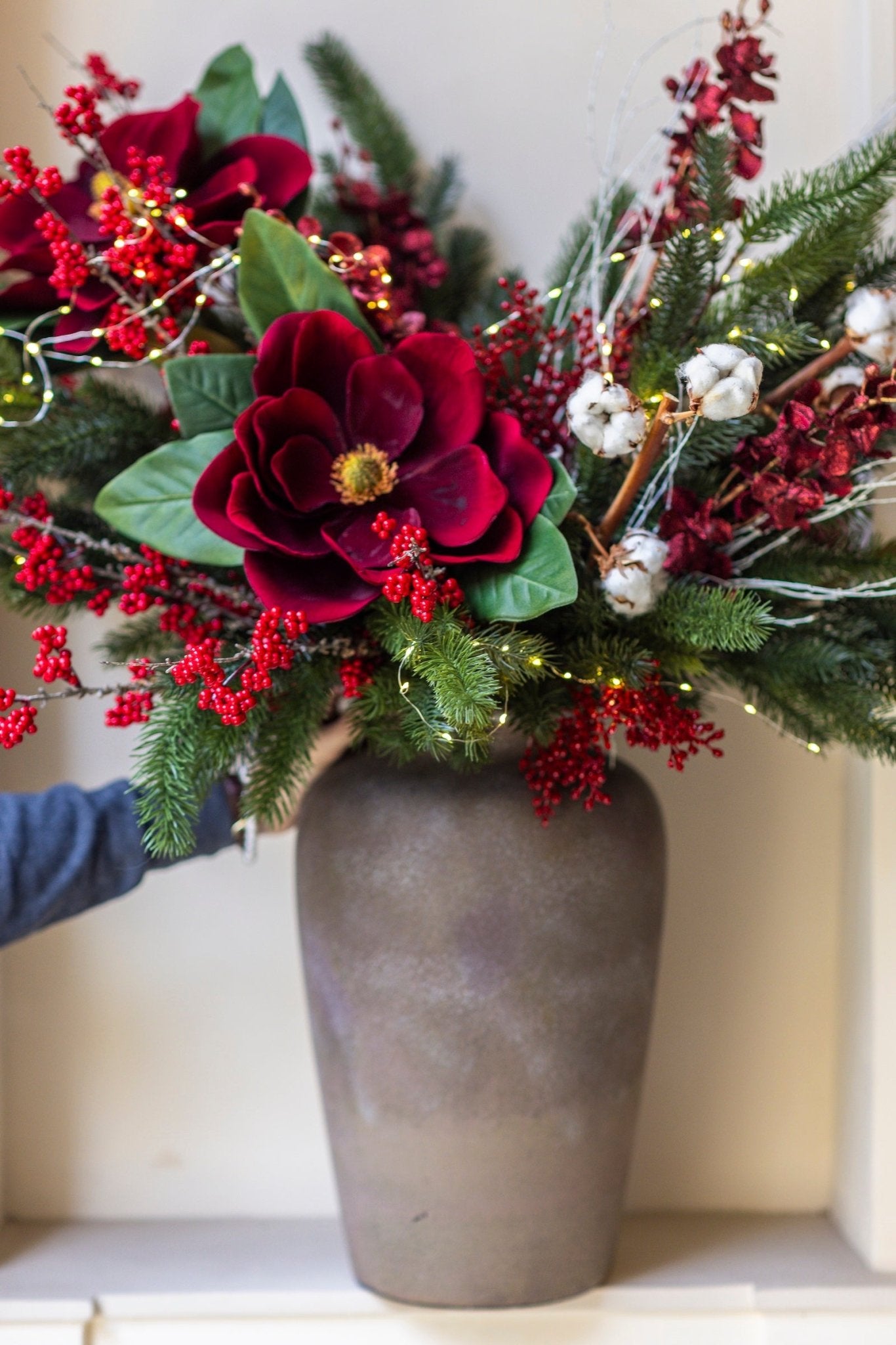 Bukiet w Wazonie – Burgundowa Opowieść Świątecznej Nocy - kwiaty Flower Store Warszawa