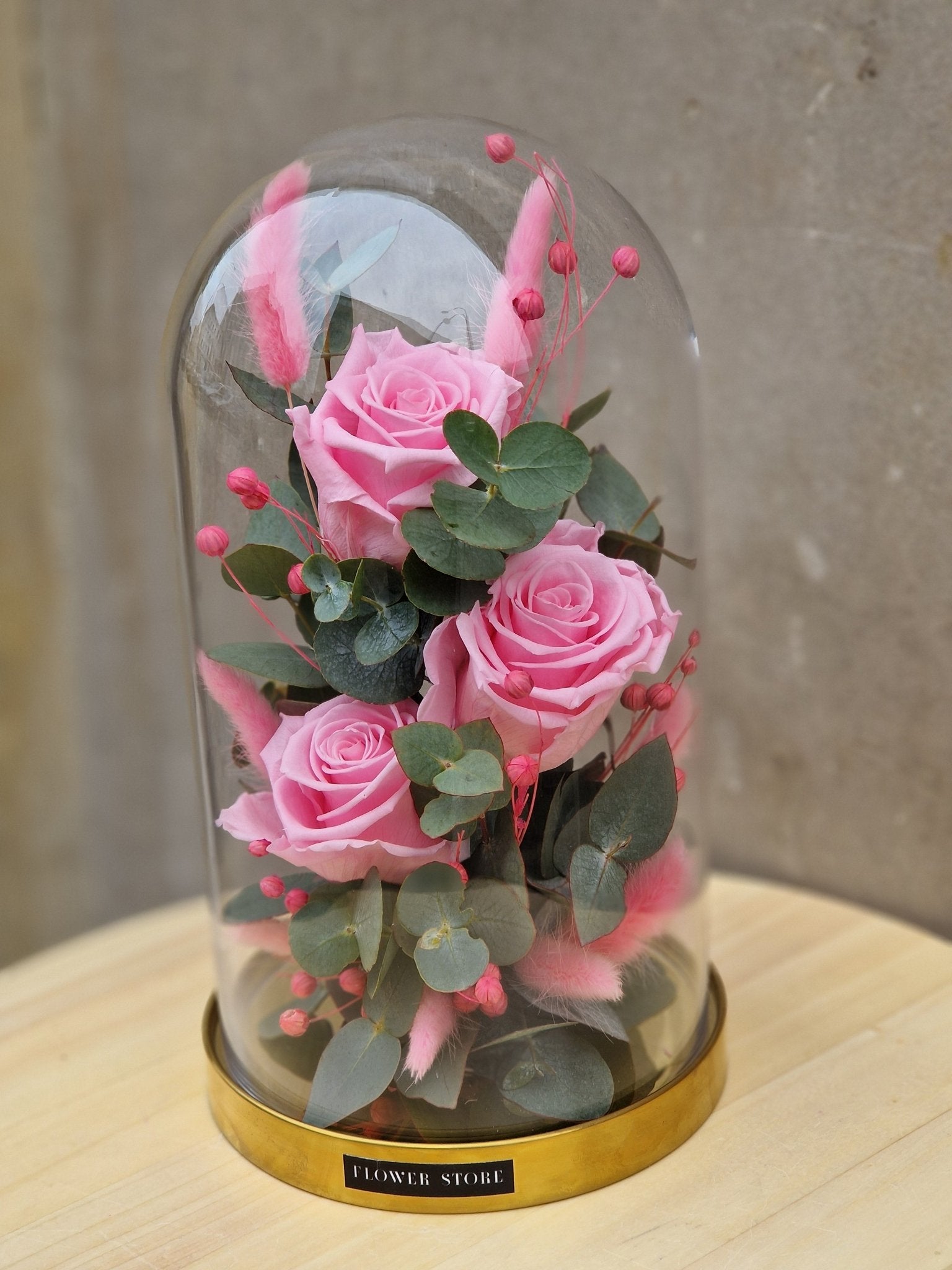 Wieczne różowe róże w szkle z eukaliptusem - kwiaty Flower Store Warszawa