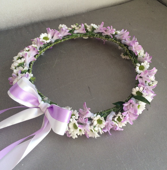 Wianek na głowę - kwiaty żywe, fioletowo biały