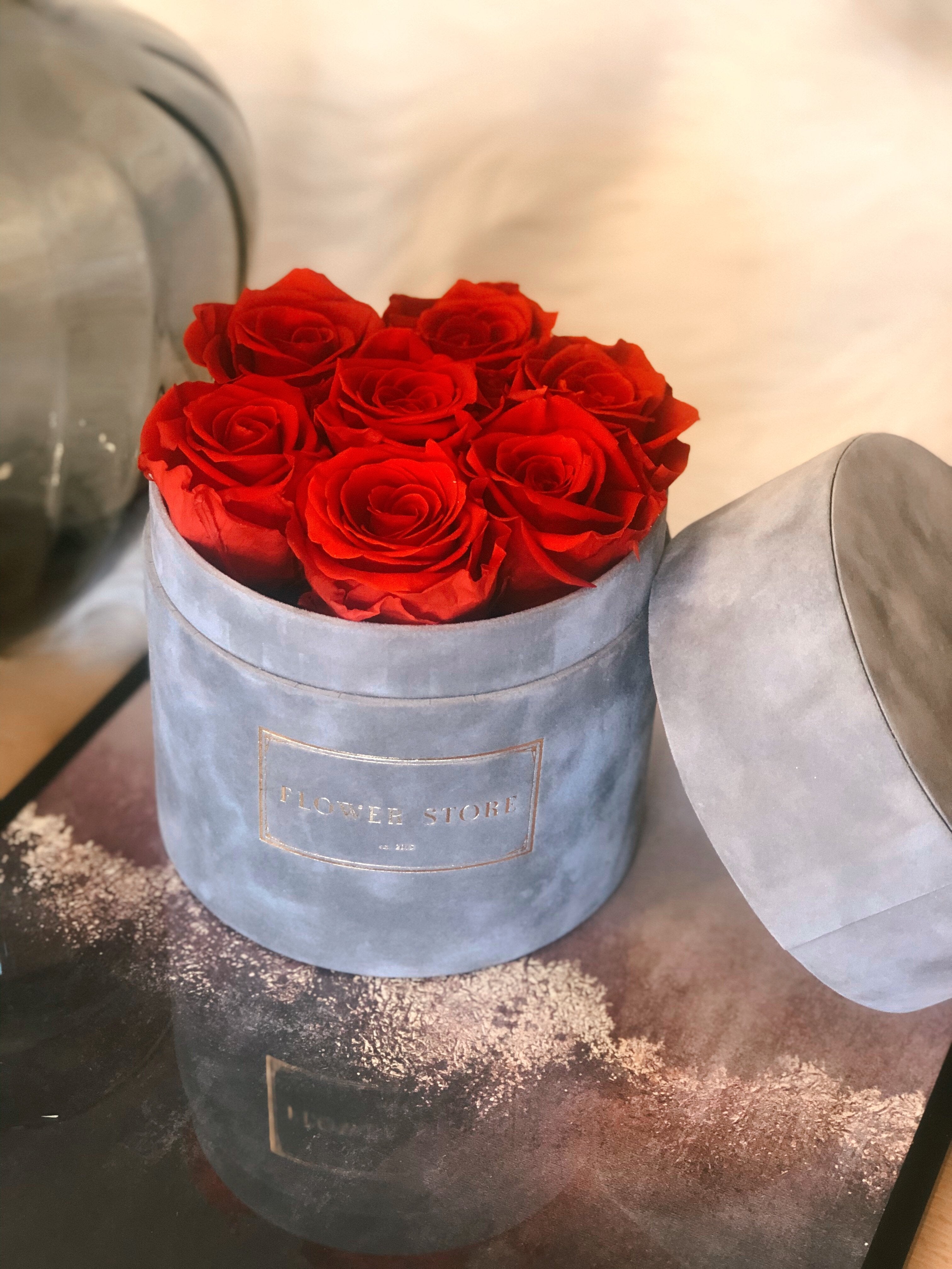 Вечные розы, красная коробочка, флокированные цветы с доставкой