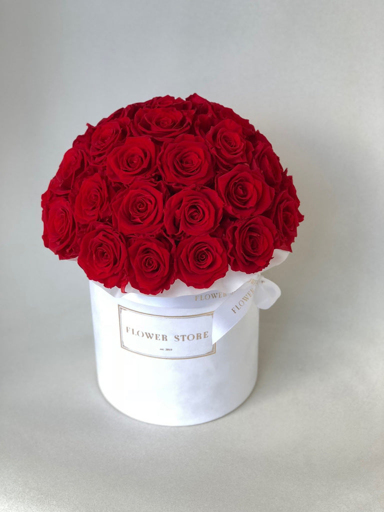 Duże białe pudełko z czerwonymi wiecznymi różami - flowerbox