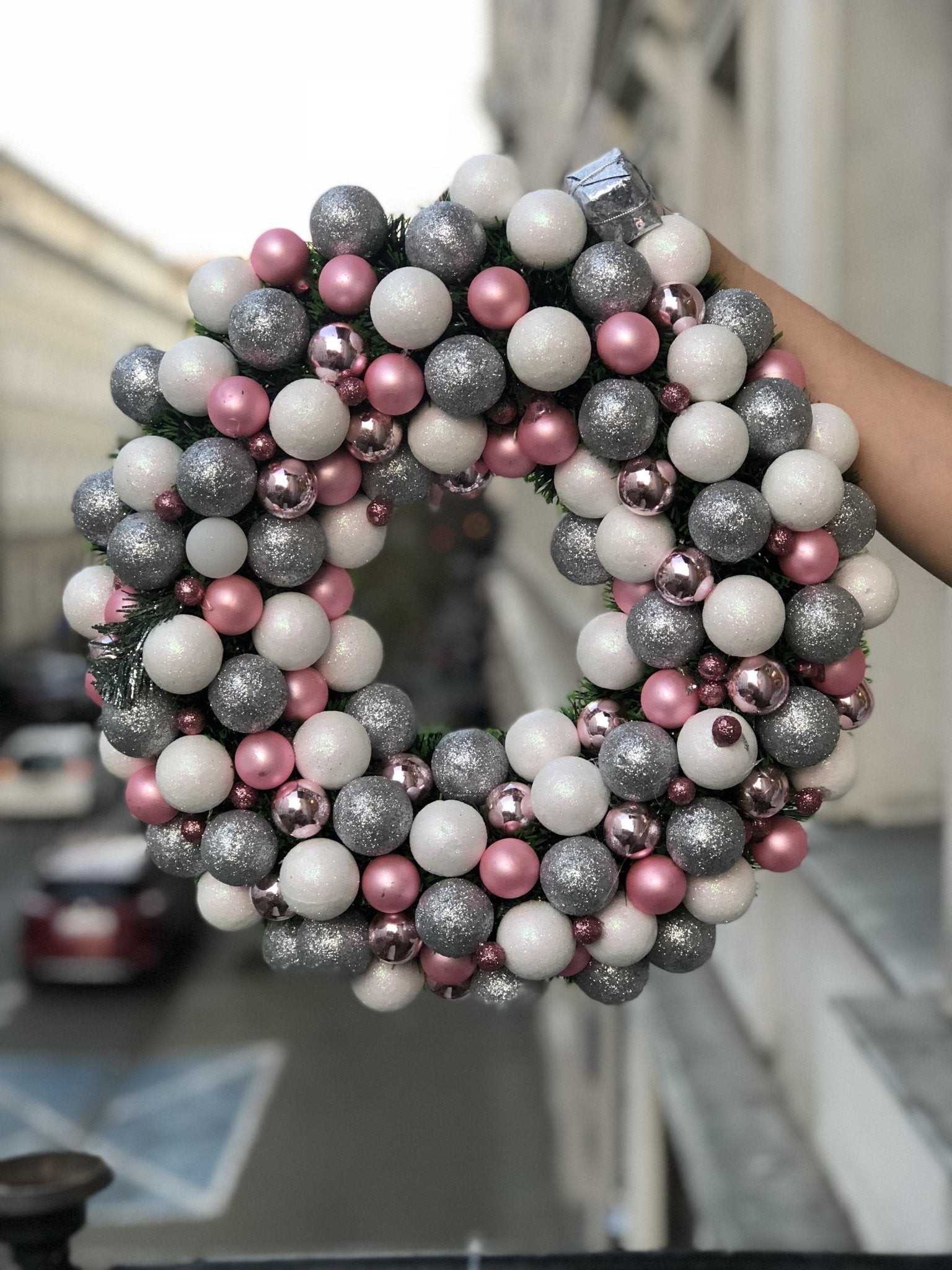 Biało różowy wianek - kwiaty Flower Store Warszawa