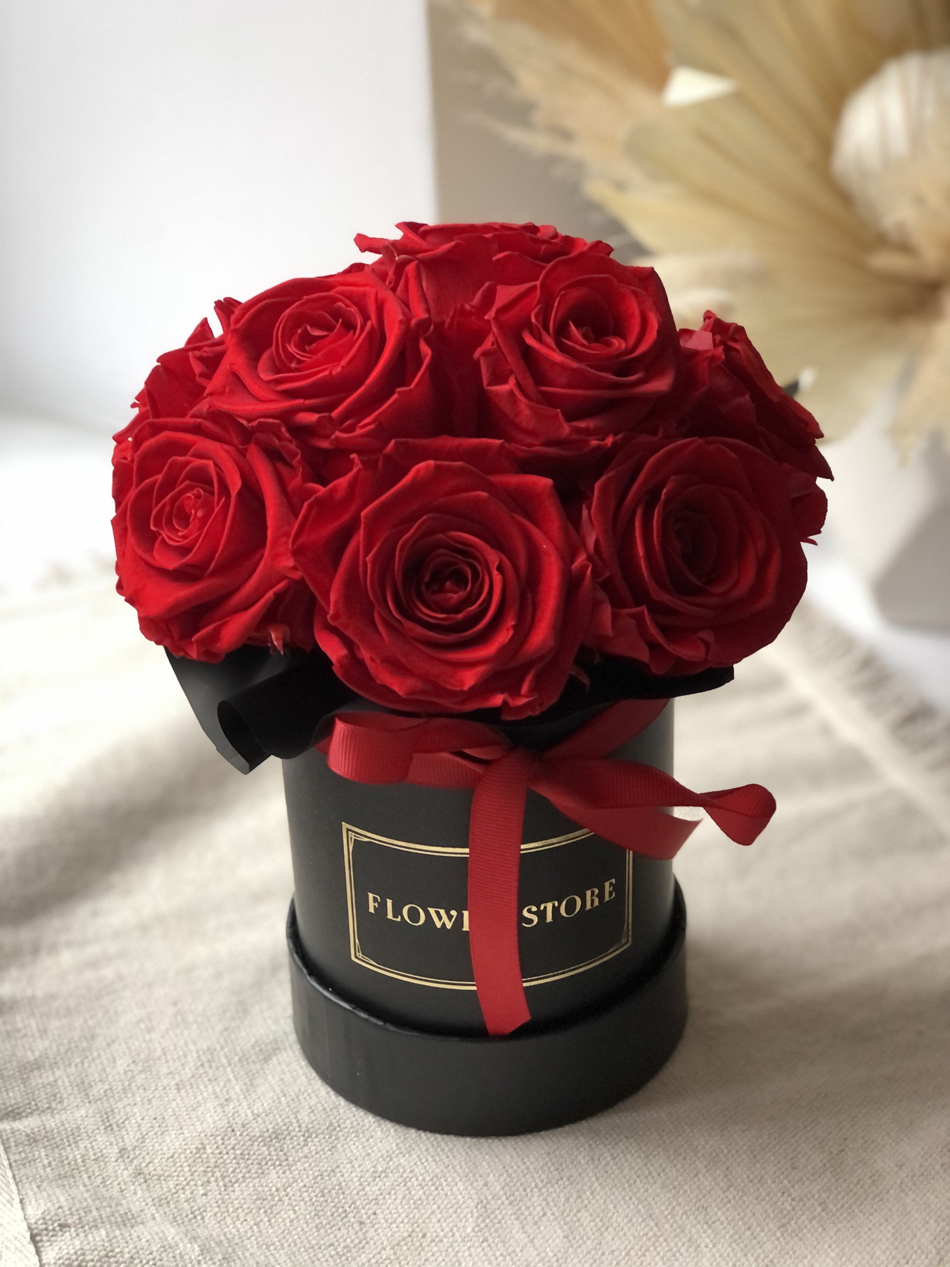 Вечные красные розы - черная коробка - все размеры