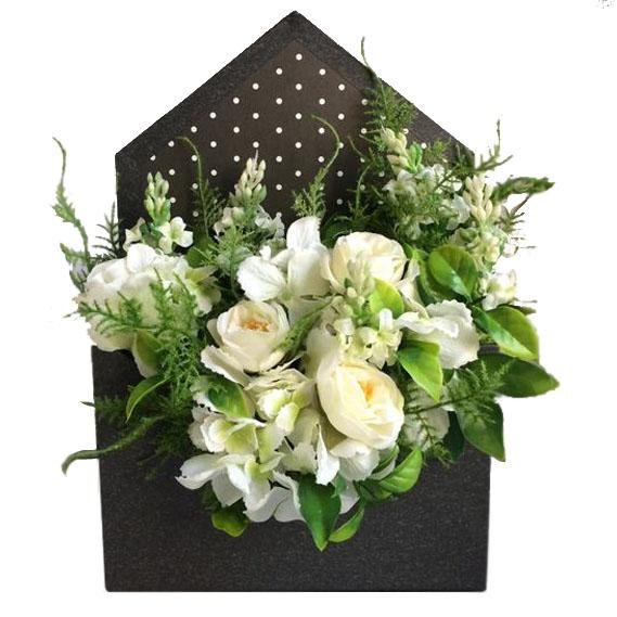 Envelope box - artificial flowers