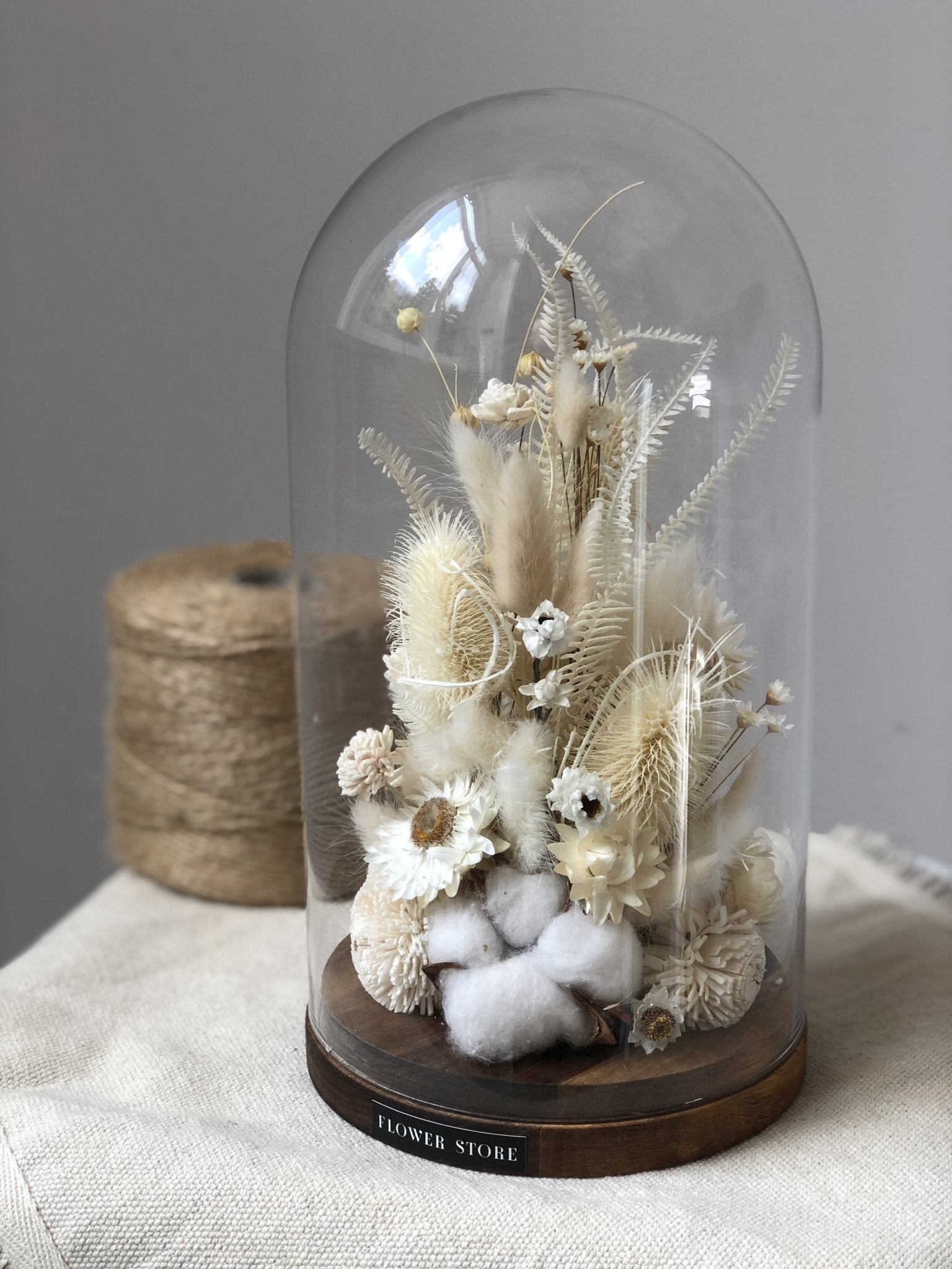 Suszona kompozycja w szkle flat white - kwiaty Flower Store Warszawa