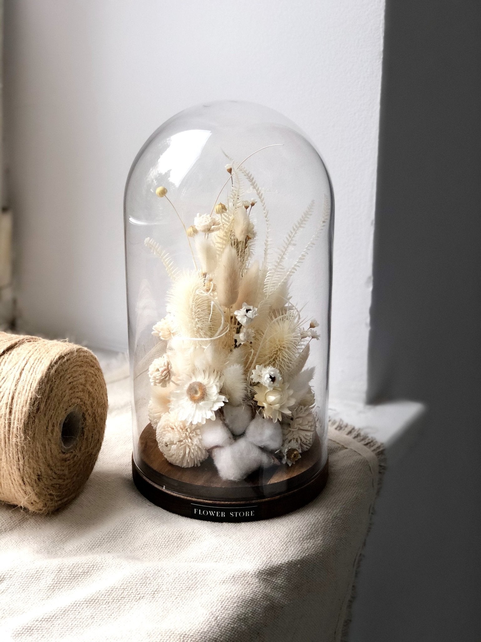 Suszona kompozycja w szkle flat white - kwiaty Flower Store Warszawa