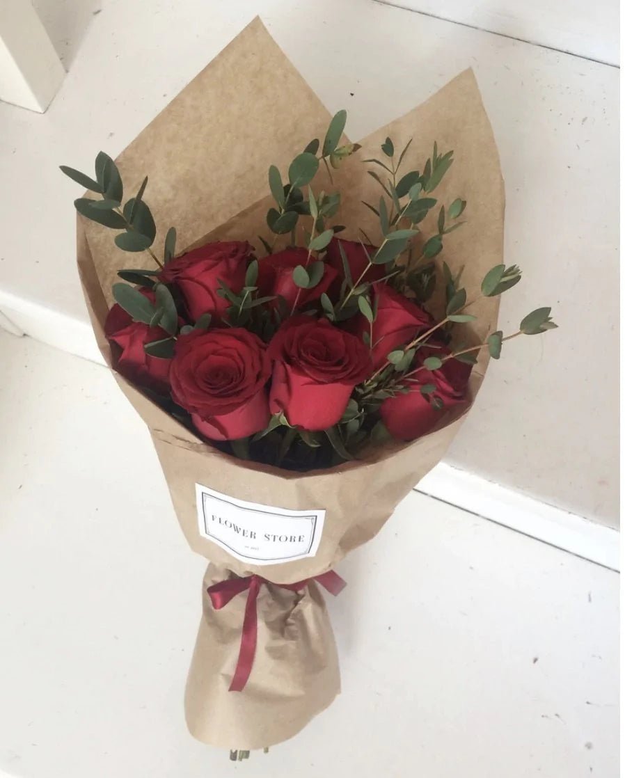 Urodzinowy Bukiet z Czerwonych Róż – Wyraź Miłość Klasycznym Gestem - kwiaty Flower Store Warszawa