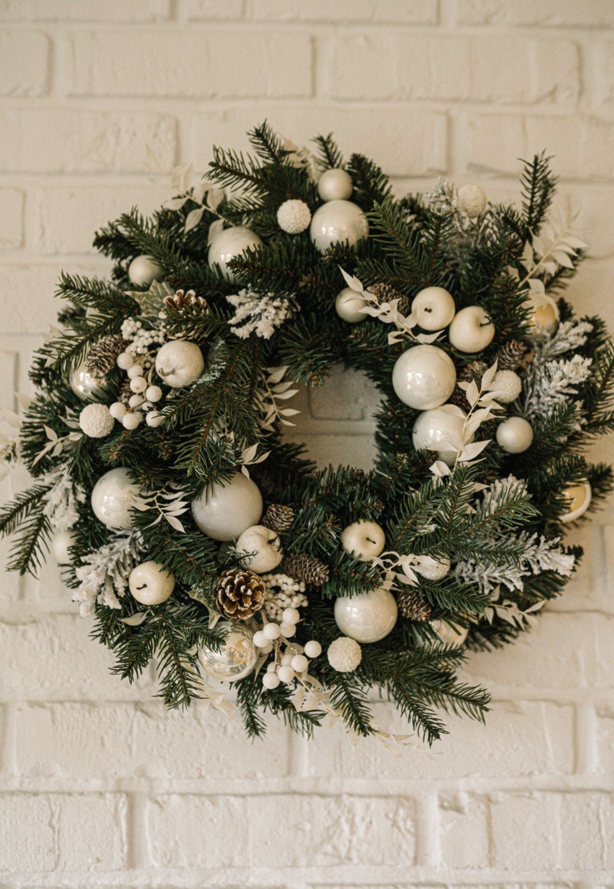 Wianek Christmas Biały Duży - kwiaty Flower Store Warszawa