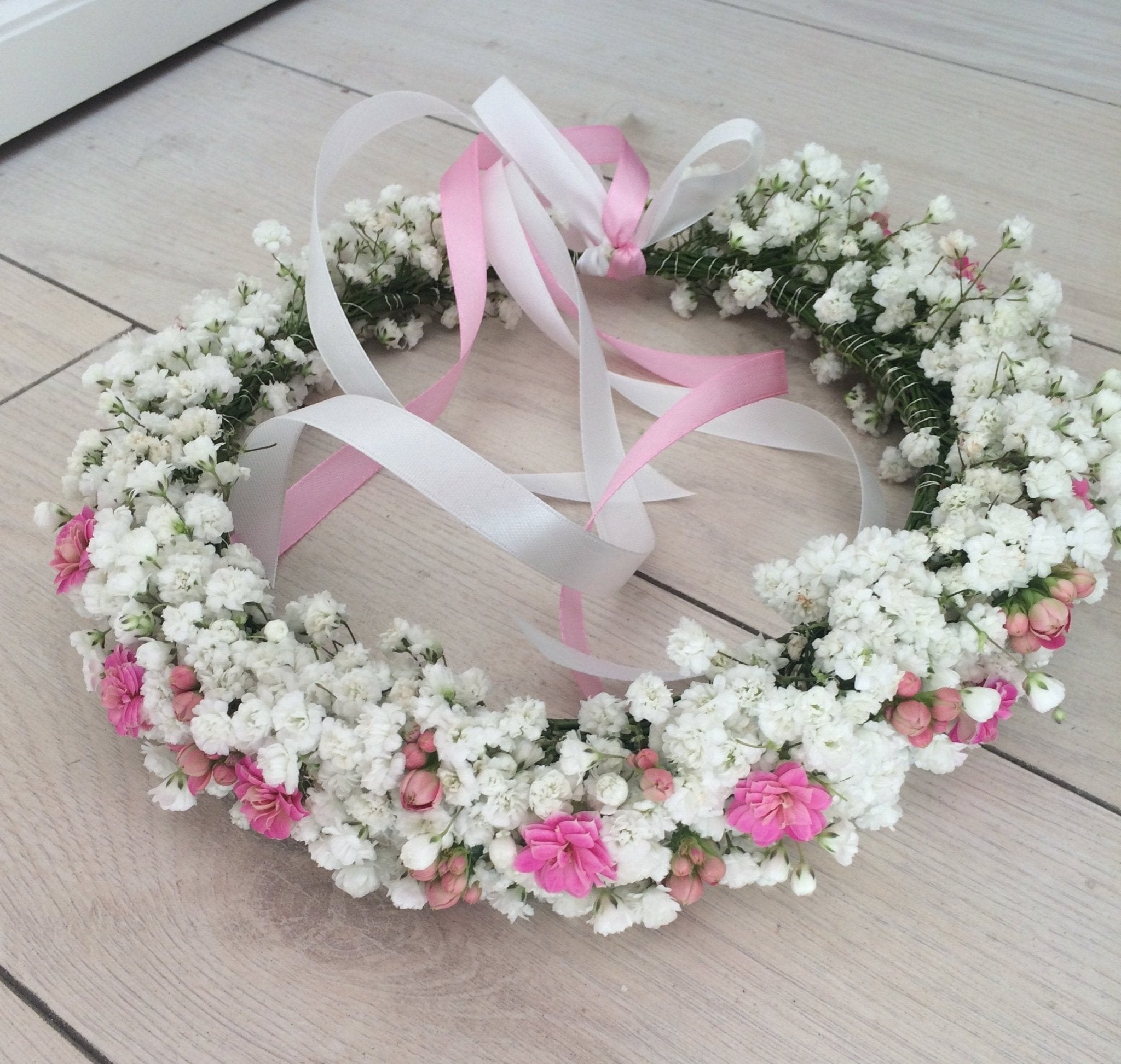 Wianek na głowę - kwiaty żywe, gipsówka z dodatkami - kwiaty Flower Store Warszawa